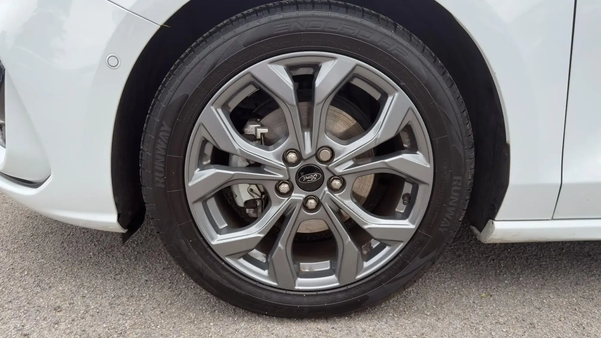 Ford Focus Image 17
