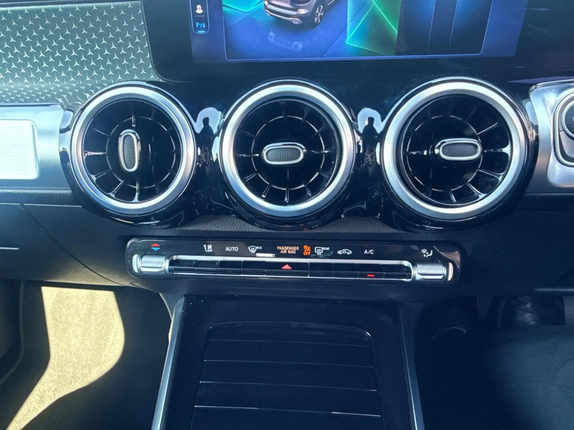 Mercedes-Benz GLB Image 28 Mercedes-Benz GLB Image 28