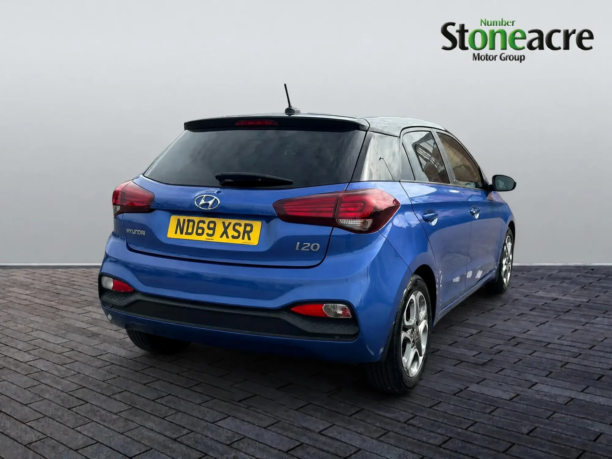 Hyundai i20 Image 8 Hyundai i20 Image 8