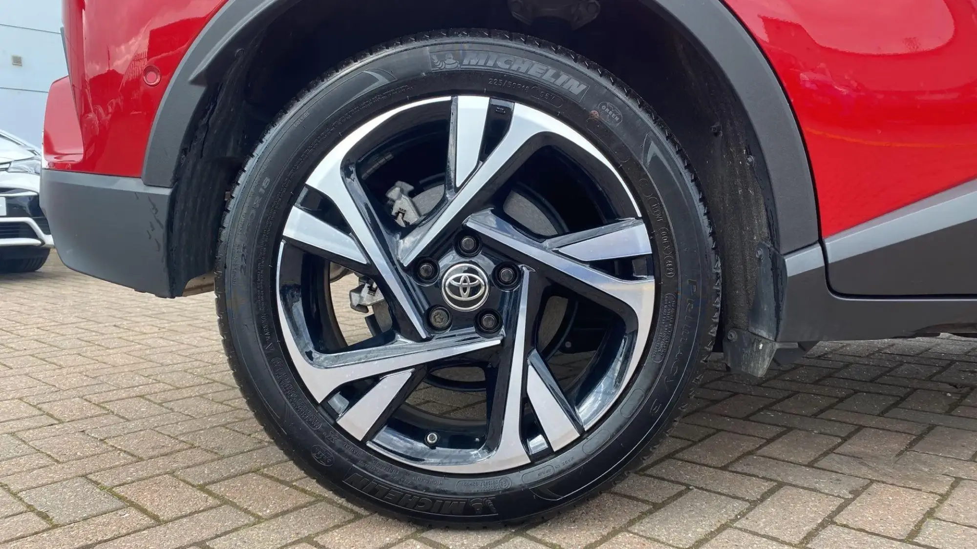 Toyota C-HR Self-Charging Hybrid Image 18
