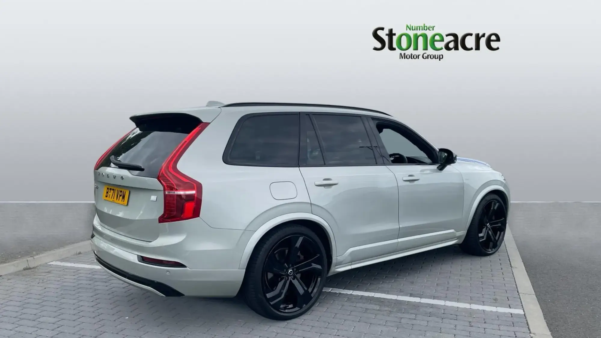 Volvo XC90 R-Design Pro T8 Twin Engine AWD BT71VPM Image 2