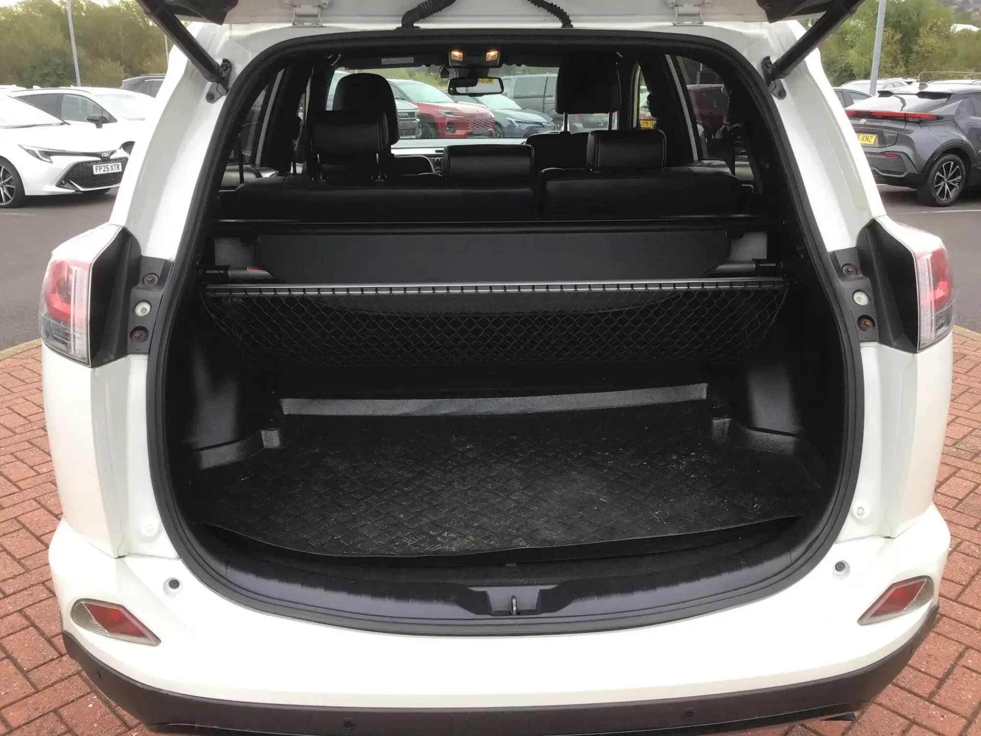 Toyota RAV4 Image 16 Toyota RAV4 Image 16