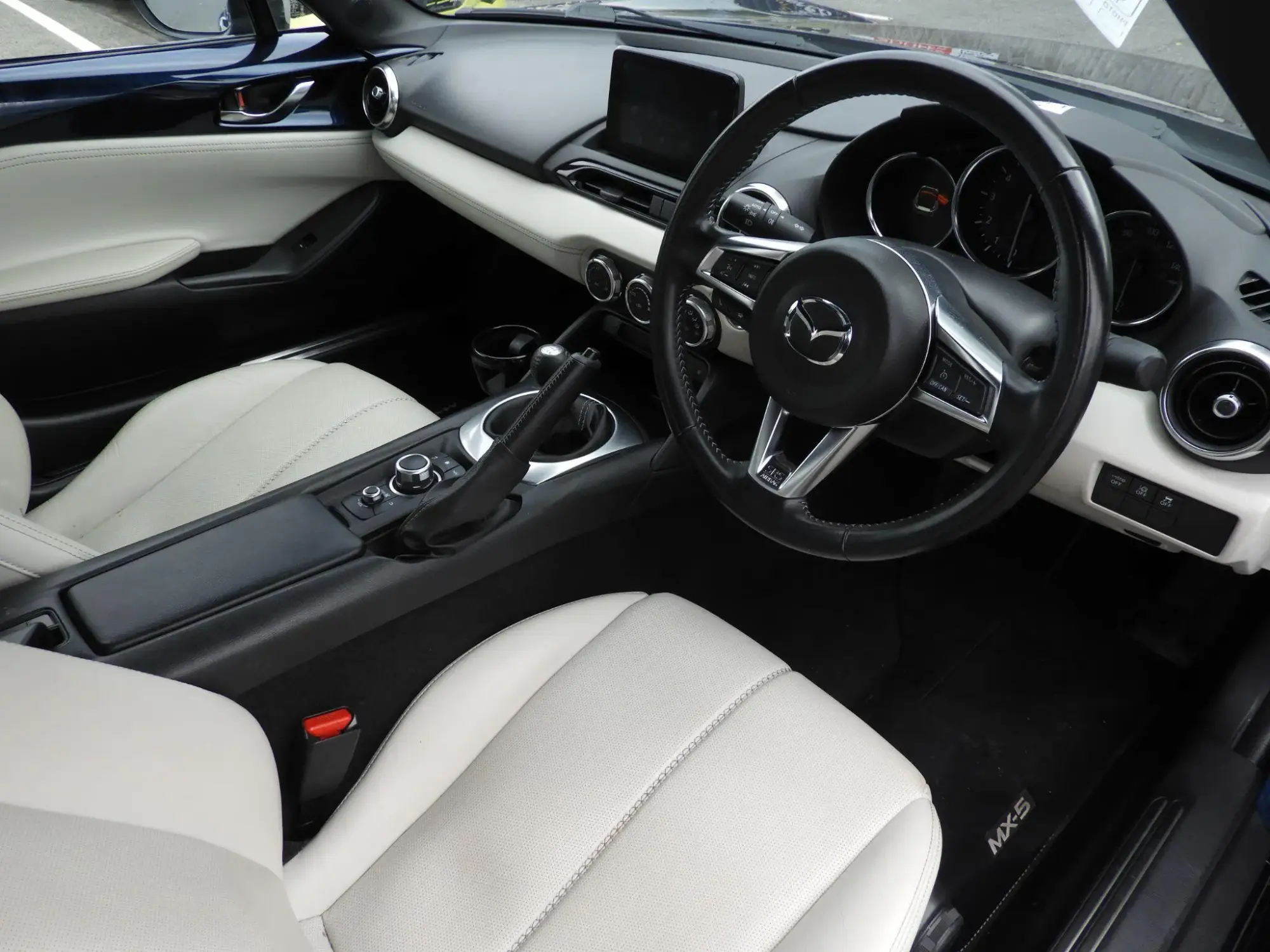 Mazda MX-5 Image 9 Mazda MX-5 Image 9