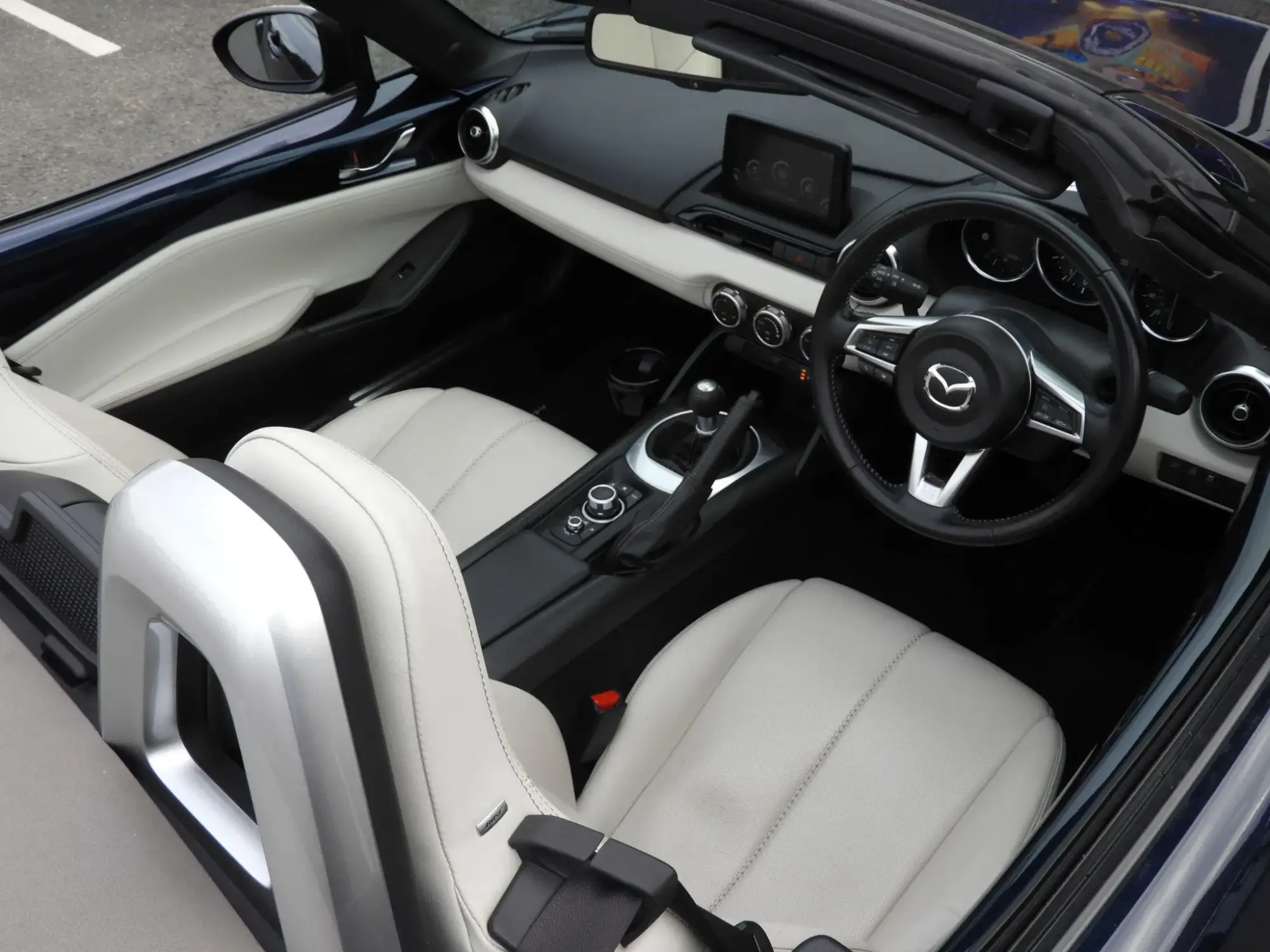Mazda MX-5 Image 12 Mazda MX-5 Image 12