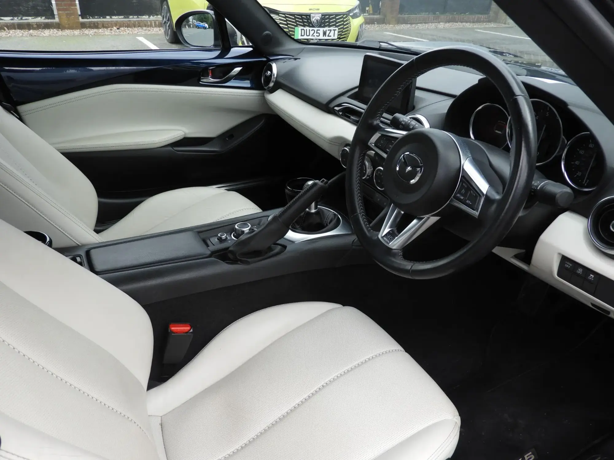Mazda MX-5 Image 13 Mazda MX-5 Image 13