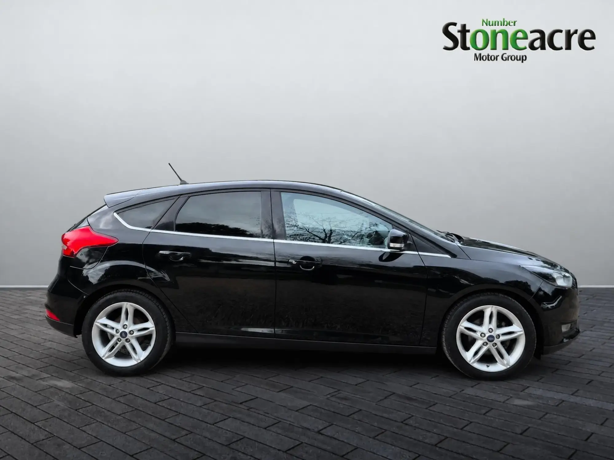 Ford Focus 1.0T EcoBoost Zetec Edition Hatchback 5dr Petrol Manual Euro 6 (s/s) (125 ps) YR18WGZ Image 2