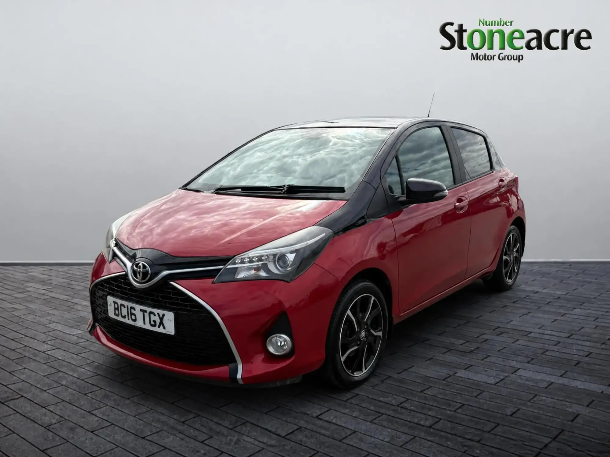 Toyota Yaris 1.33 VVT-i Design 5dr BC16TGX Image 3 Toyota Yaris 1.33 VVT-i Design 5dr BC16TGX Image 3
