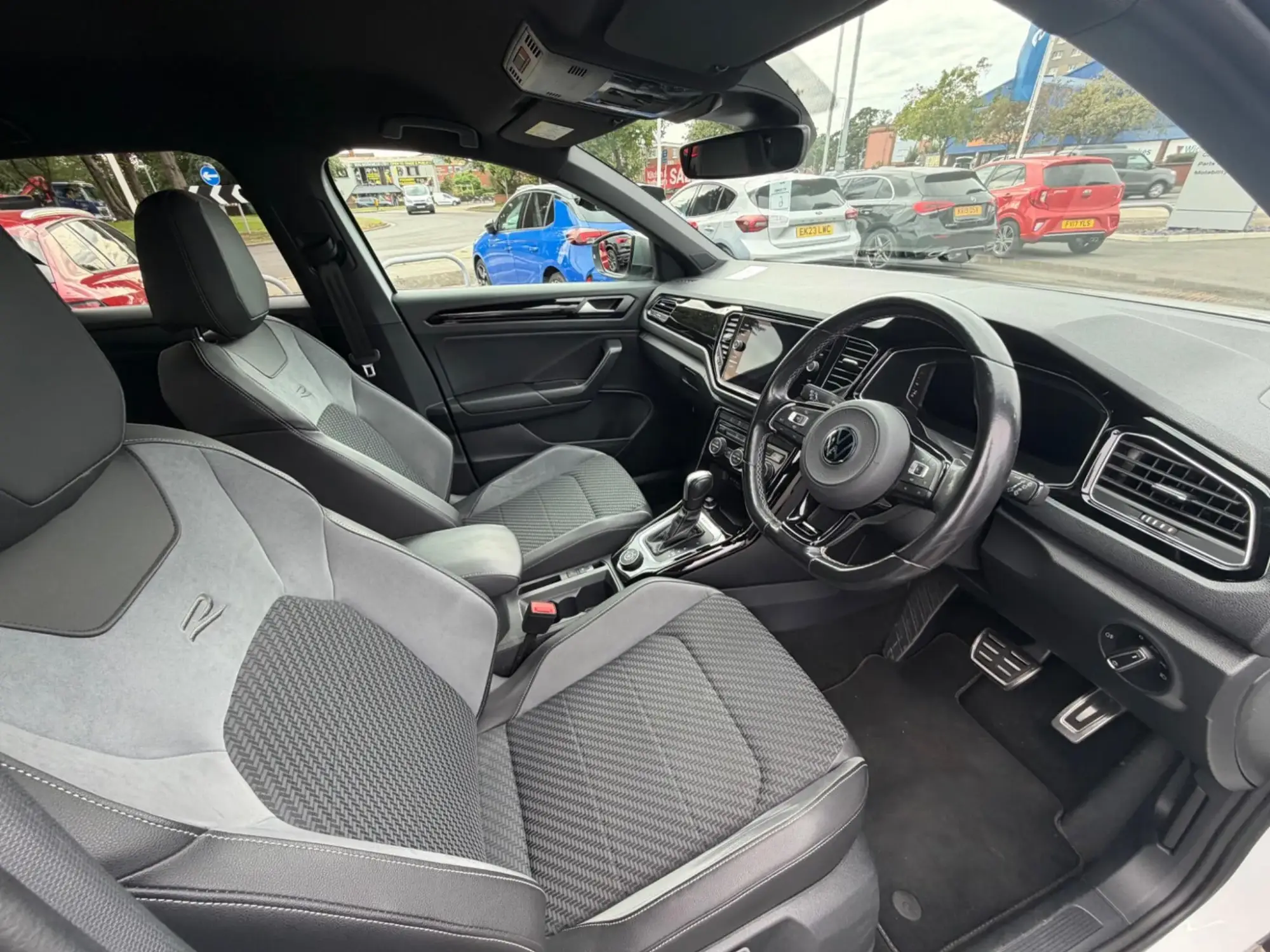 Volkswagen T-Roc Image 8