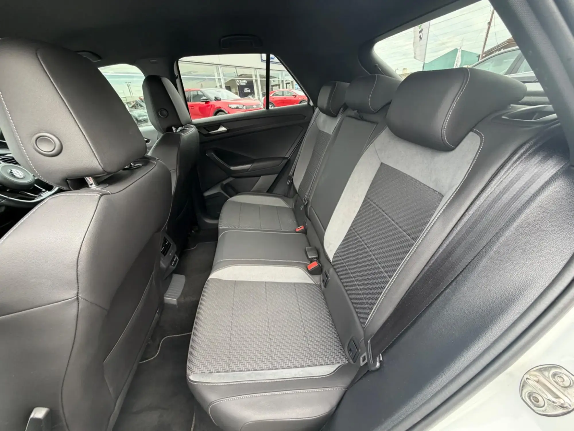 Volkswagen T-Roc Image 10
