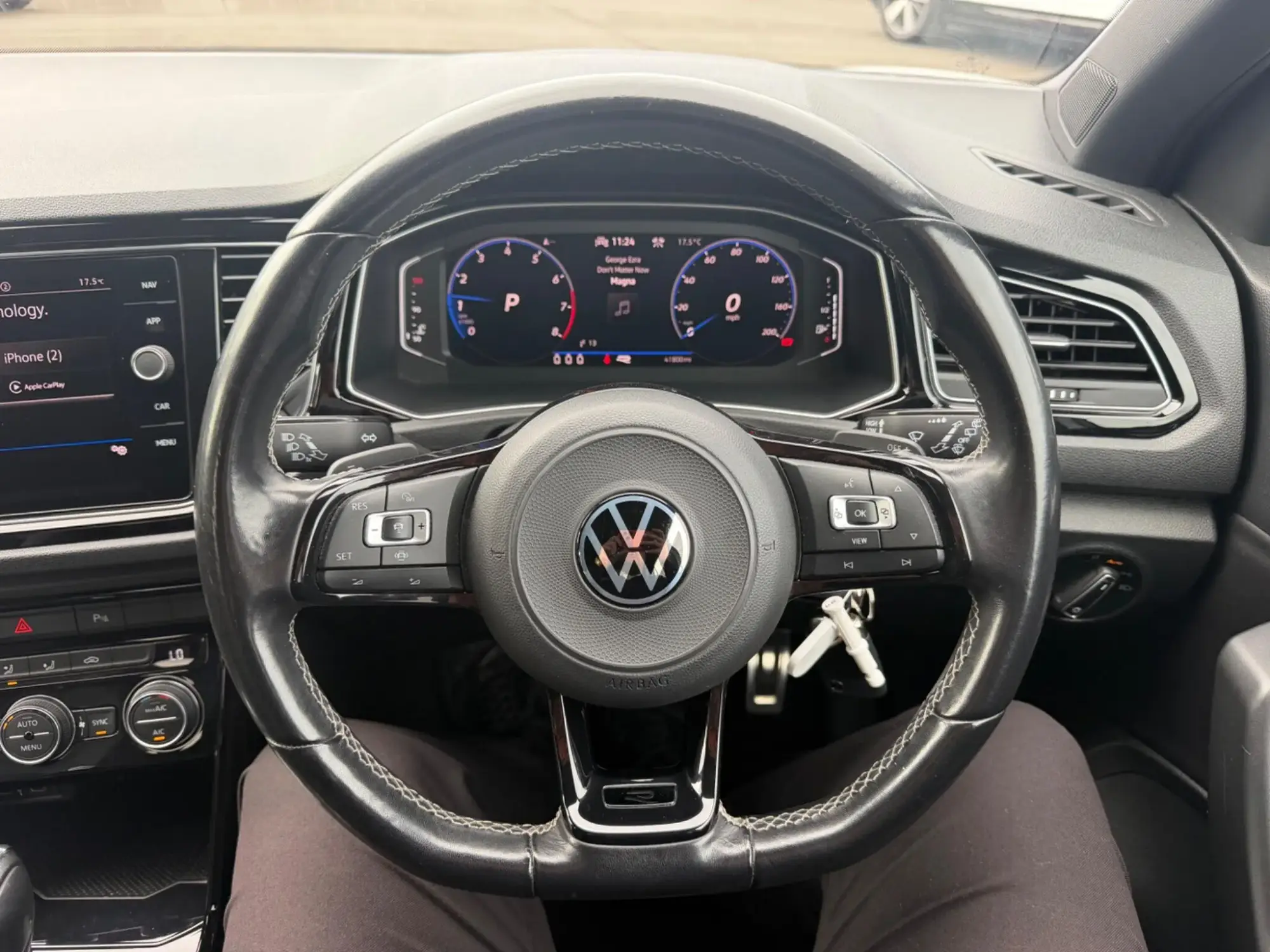 Volkswagen T-Roc Image 18