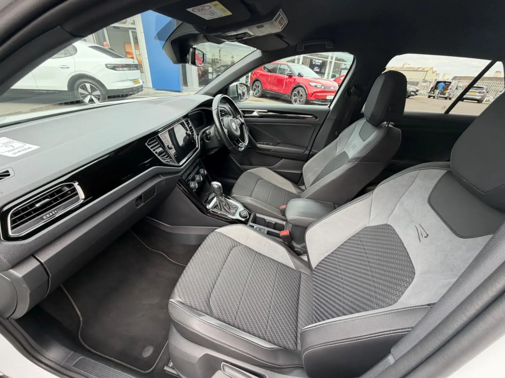 Volkswagen T-Roc Image 19