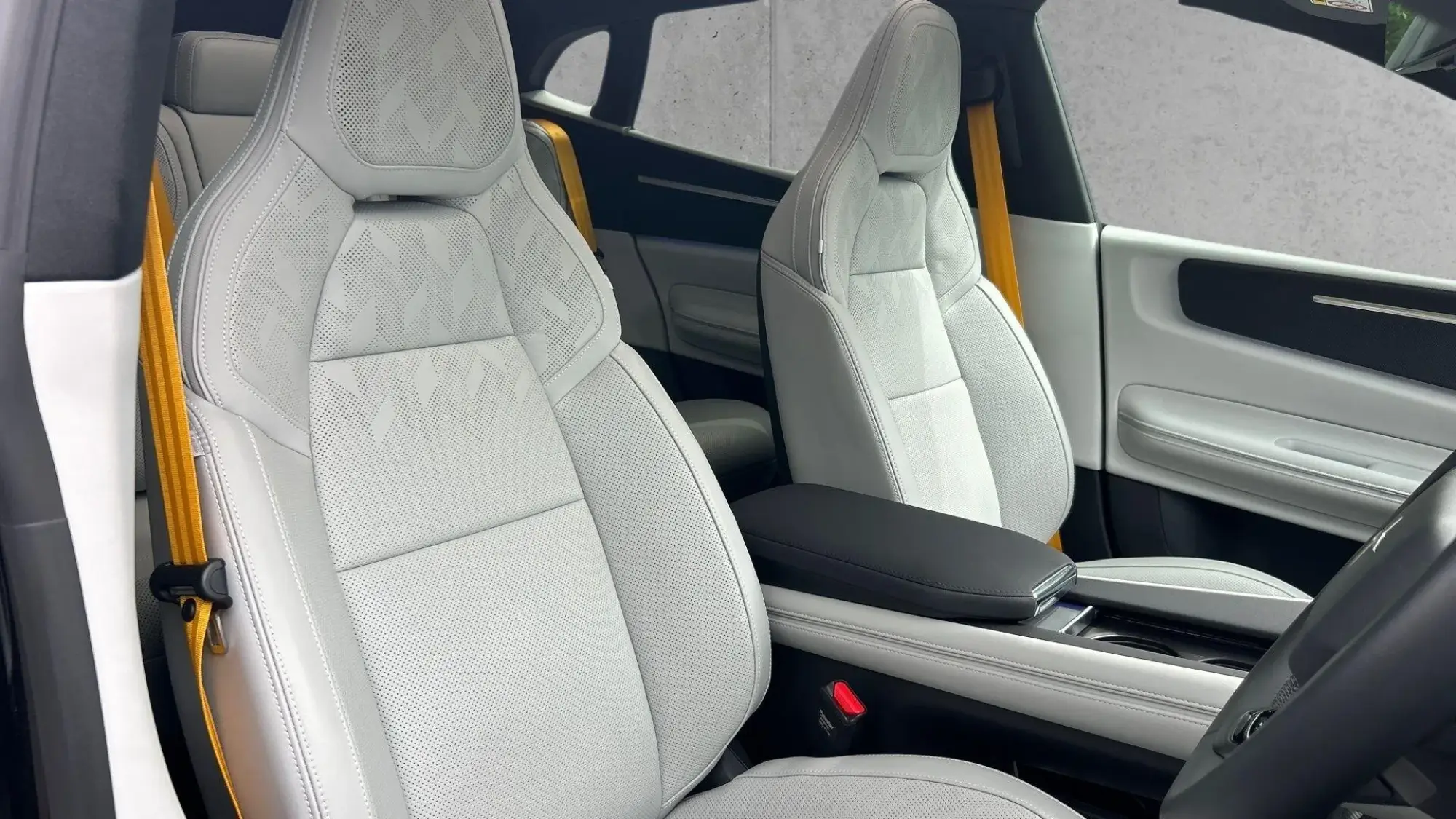 Polestar 4 SUV Image 19 Polestar 4 SUV Image 19