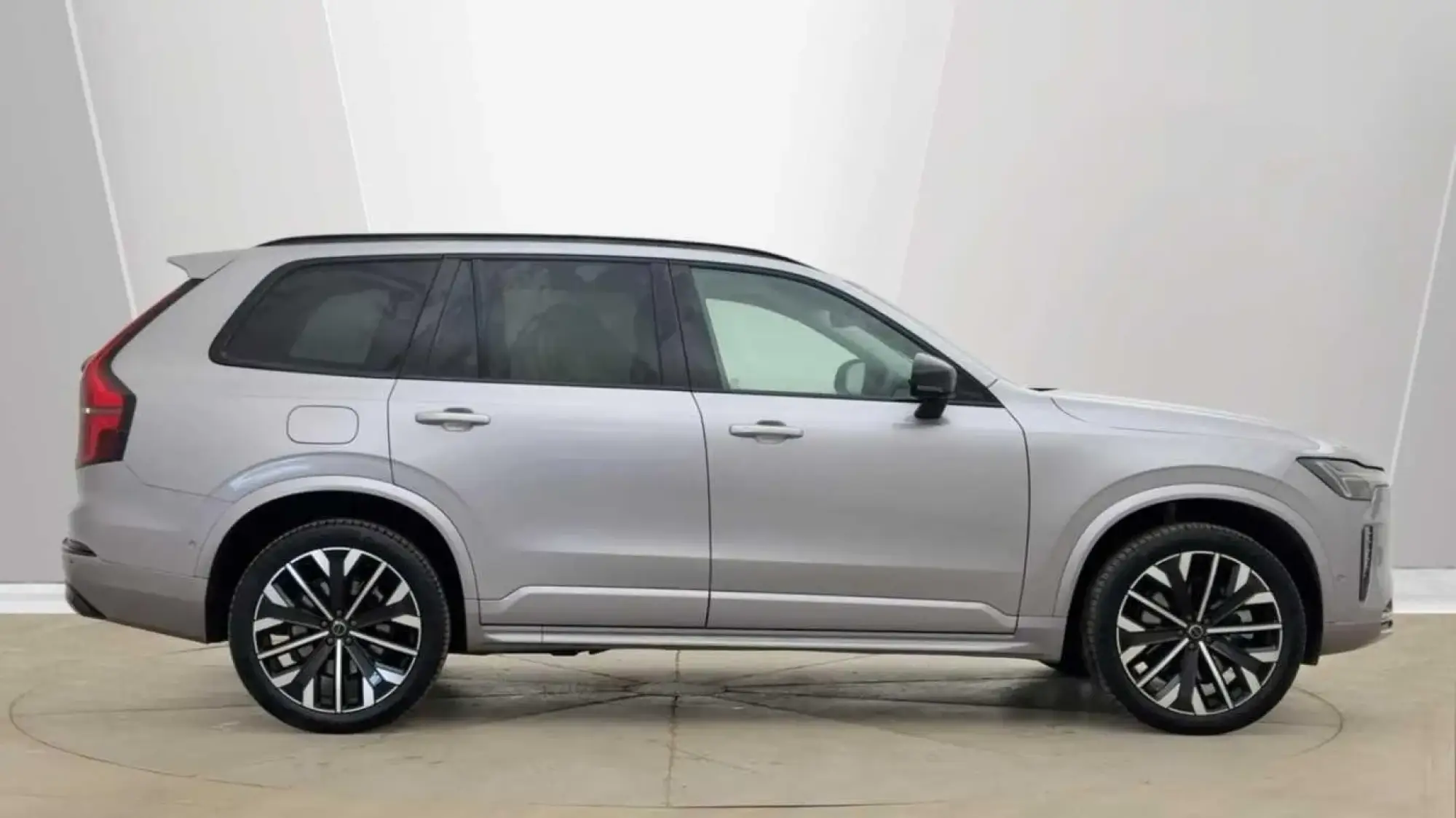 Volvo XC90 Plug-In Hybrid Image 7 Volvo XC90 Plug-In Hybrid Image 7