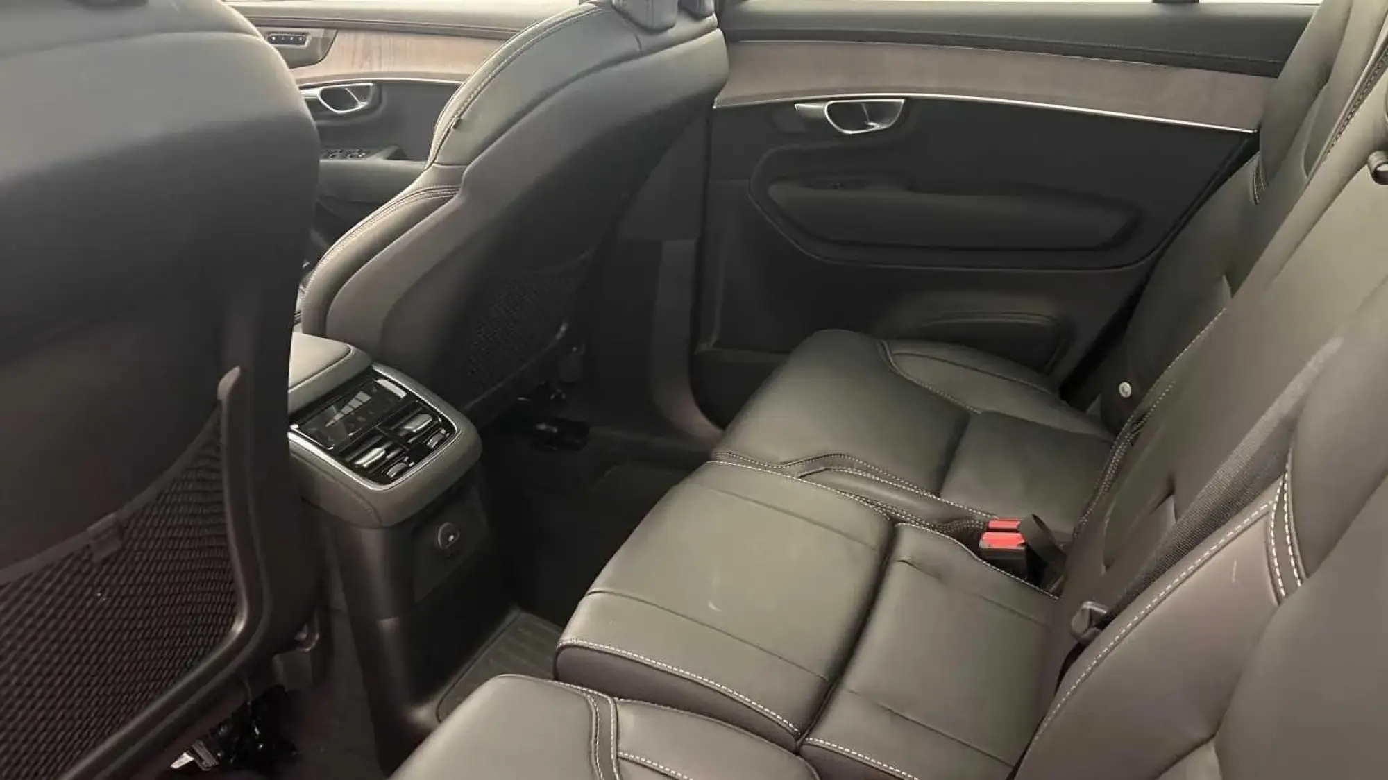 Volvo XC90 Plug-In Hybrid Image 12 Volvo XC90 Plug-In Hybrid Image 12