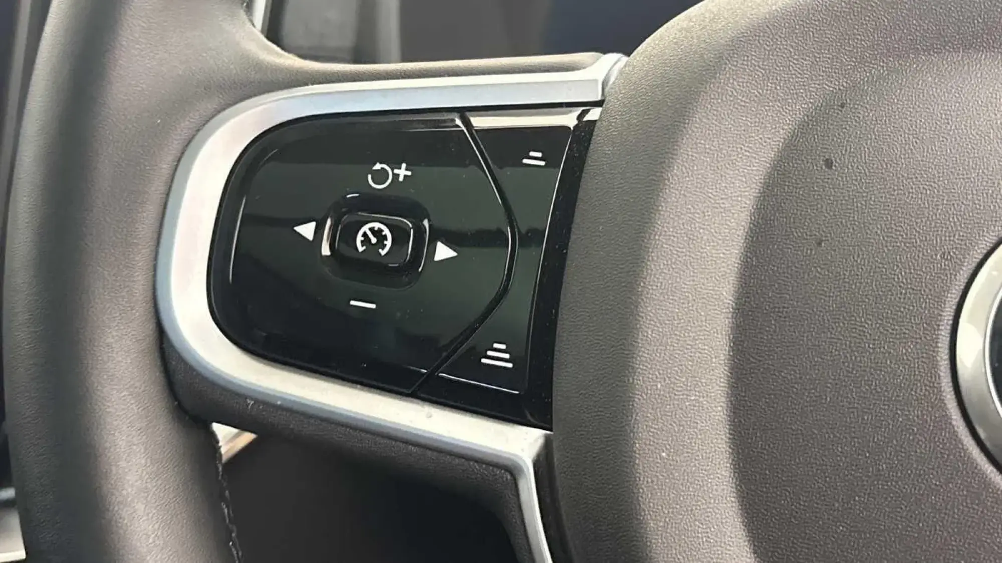 Volvo XC90 Plug-In Hybrid Image 14 Volvo XC90 Plug-In Hybrid Image 14