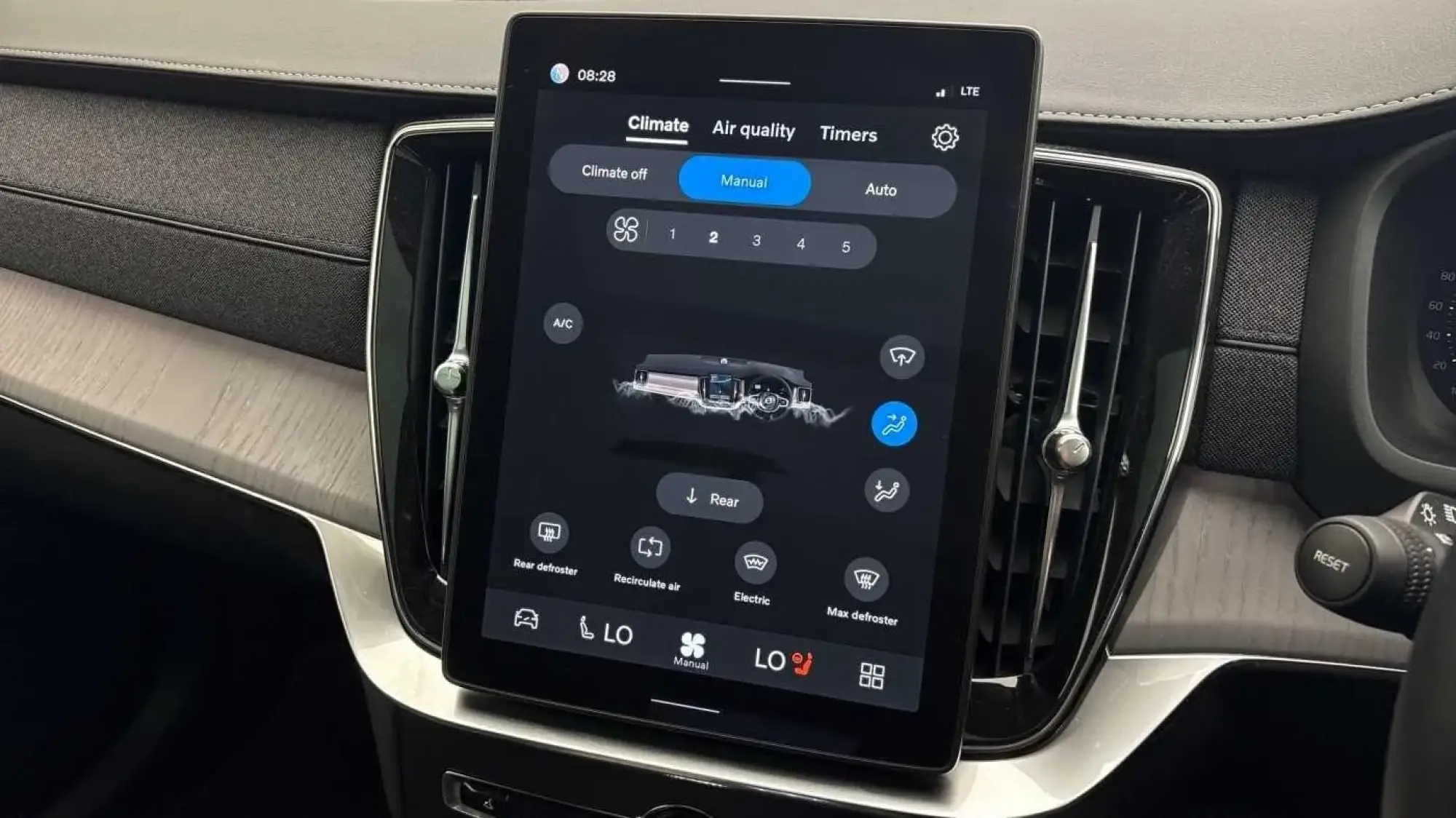 Volvo XC90 Plug-In Hybrid Image 29 Volvo XC90 Plug-In Hybrid Image 29