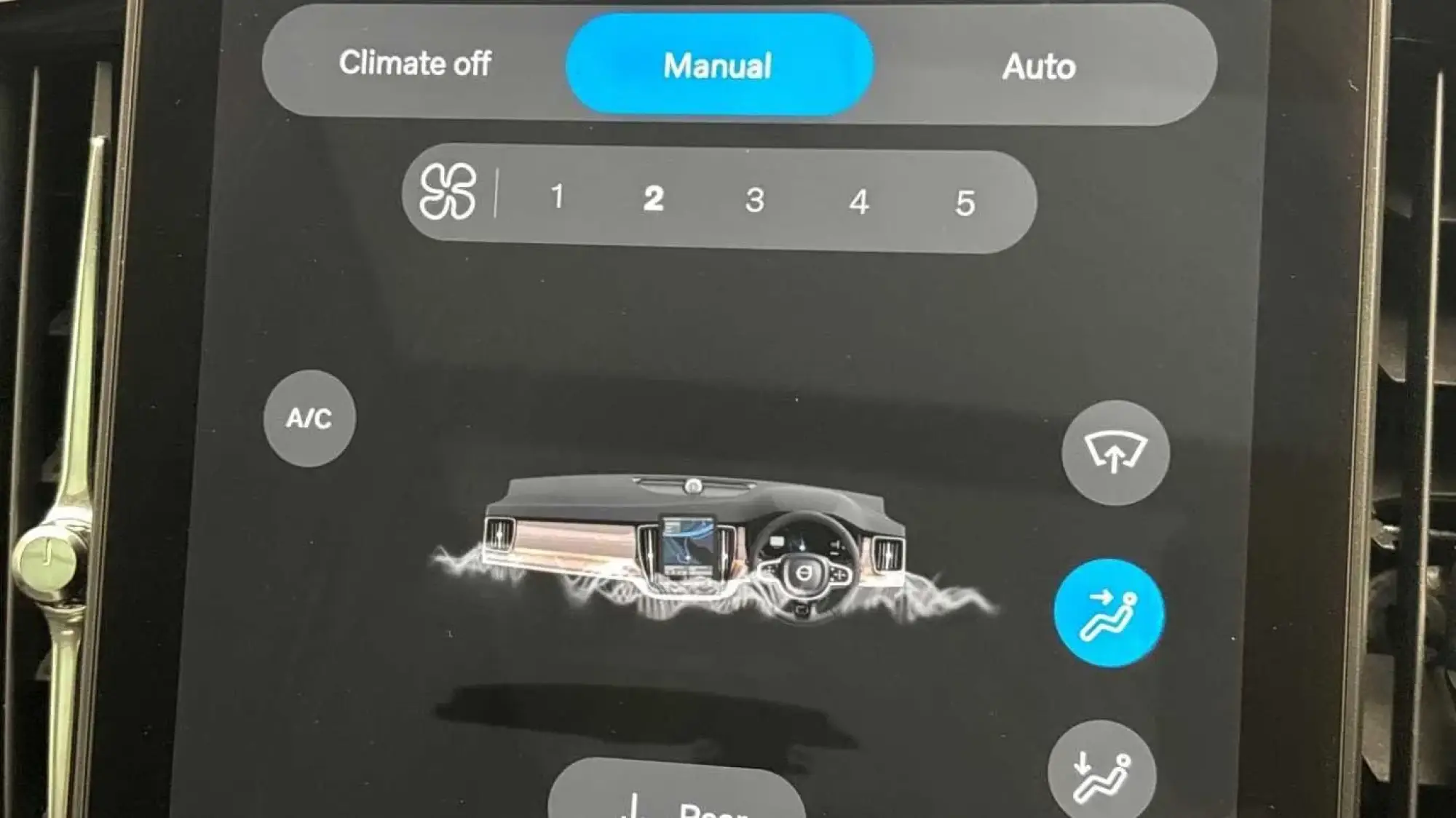 Volvo XC90 Plug-In Hybrid Image 37 Volvo XC90 Plug-In Hybrid Image 37