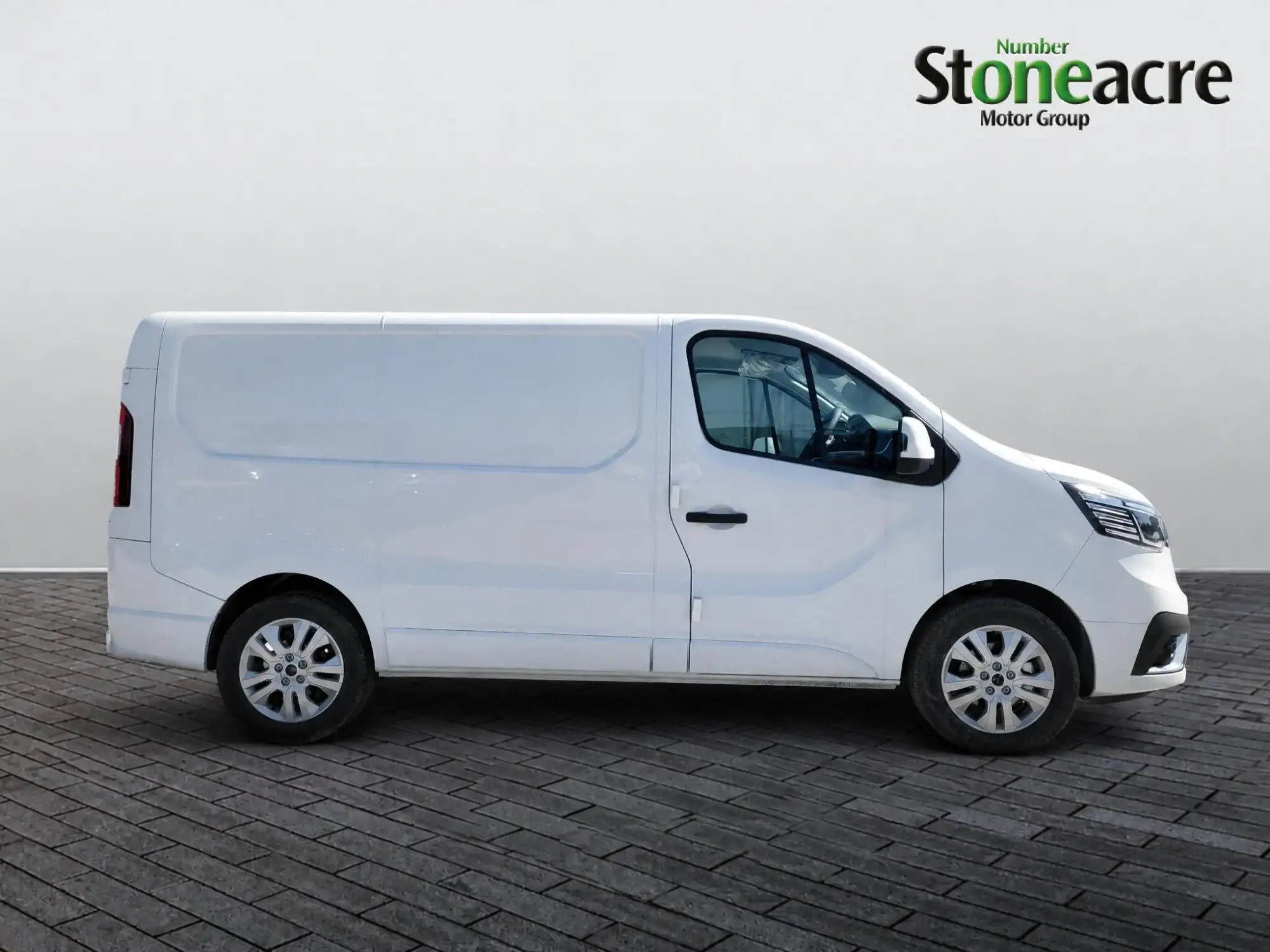 Renault Trafic 2.0 dCi Blue SL30 Extra Auto L1 H1 Euro 6 (s/s) 5dr Image 1 Renault Trafic 2.0 dCi Blue SL30 Extra Auto L1 H1 Euro 6 (s/s) 5dr Image 1