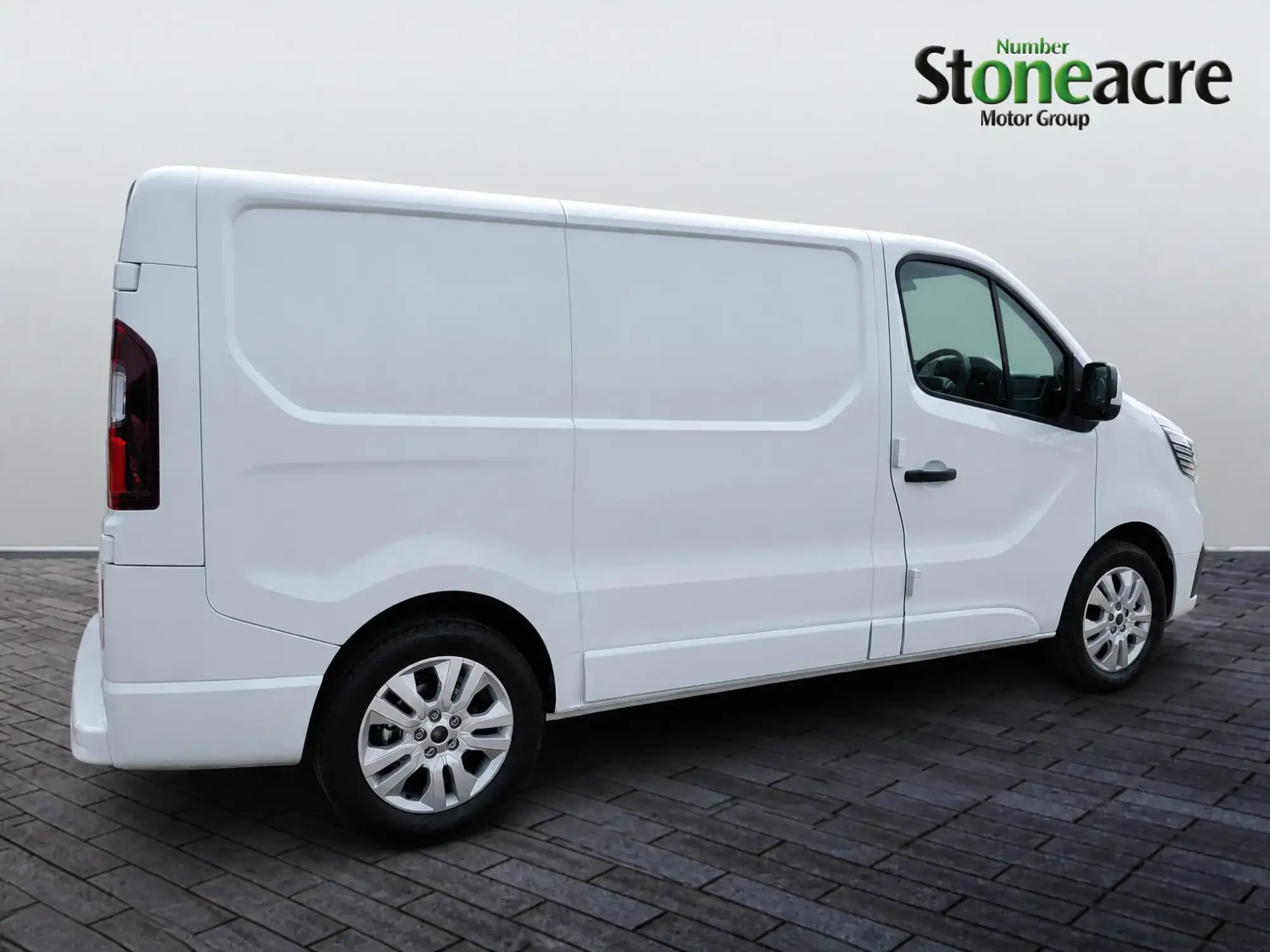 Renault Trafic 2.0 dCi Blue SL30 Extra Auto L1 H1 Euro 6 (s/s) 5dr Image 2 Renault Trafic 2.0 dCi Blue SL30 Extra Auto L1 H1 Euro 6 (s/s) 5dr Image 2