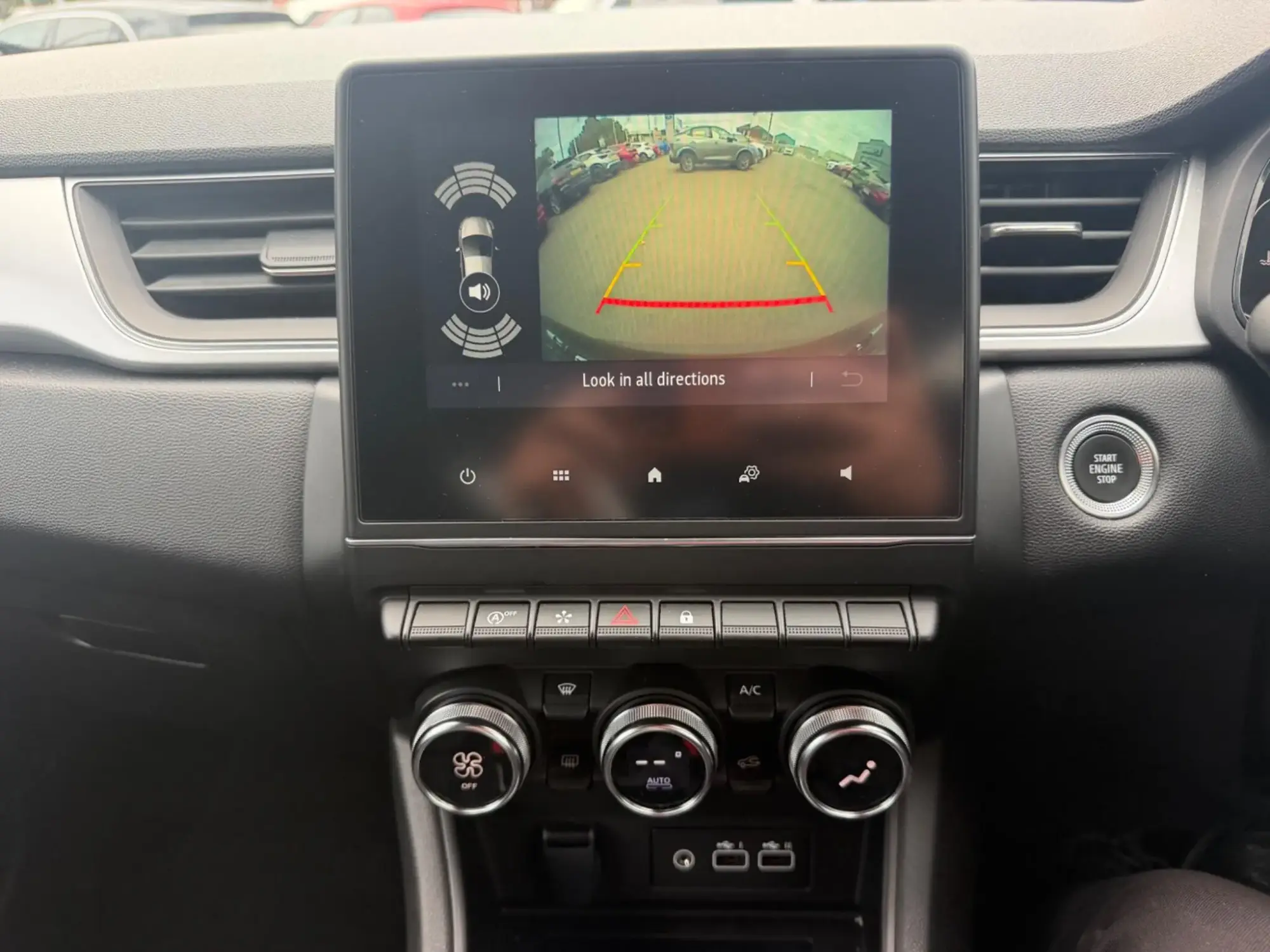 Renault Captur Image 15 Renault Captur Image 15