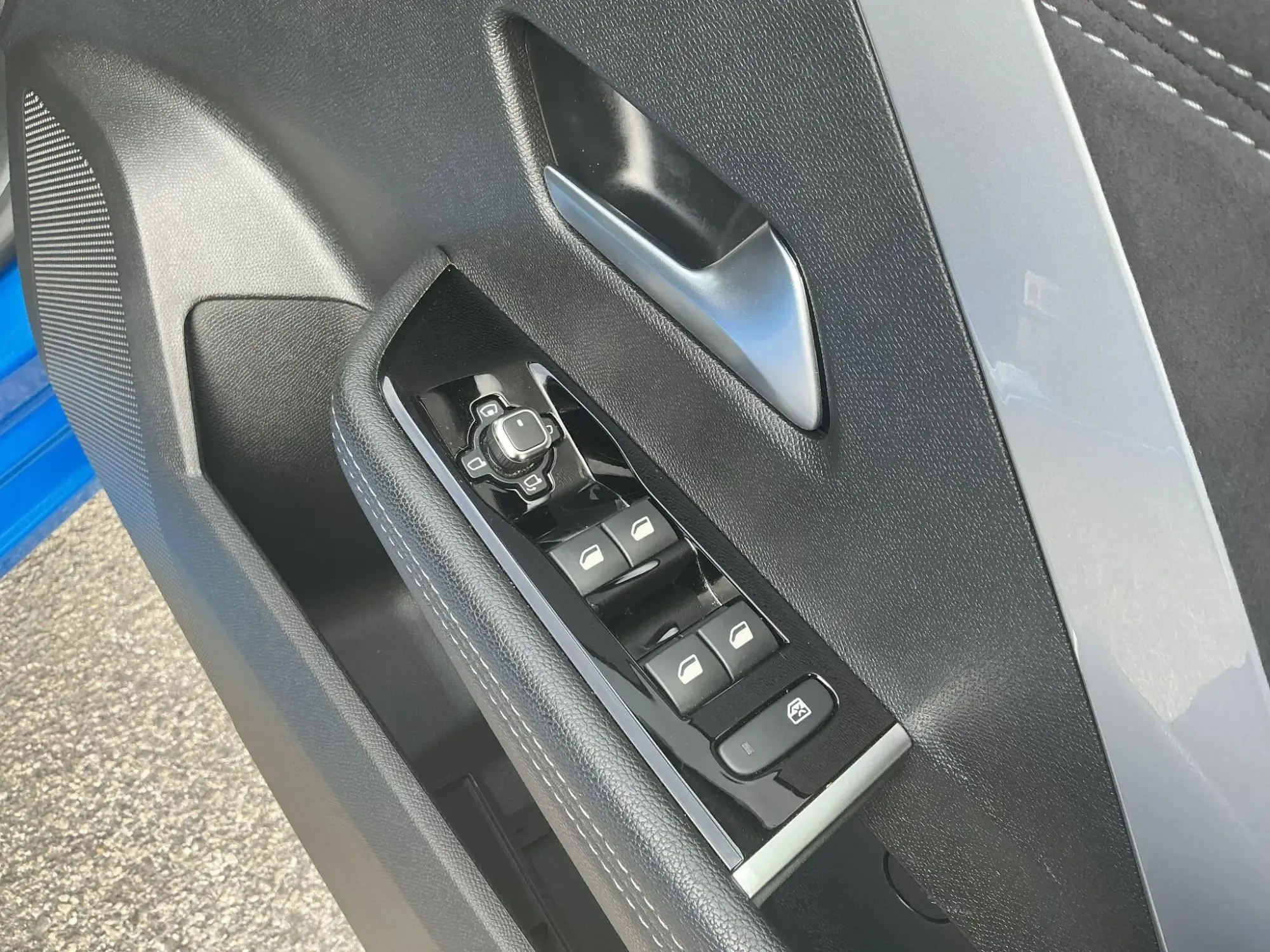 Vauxhall Astra Electric Image 38