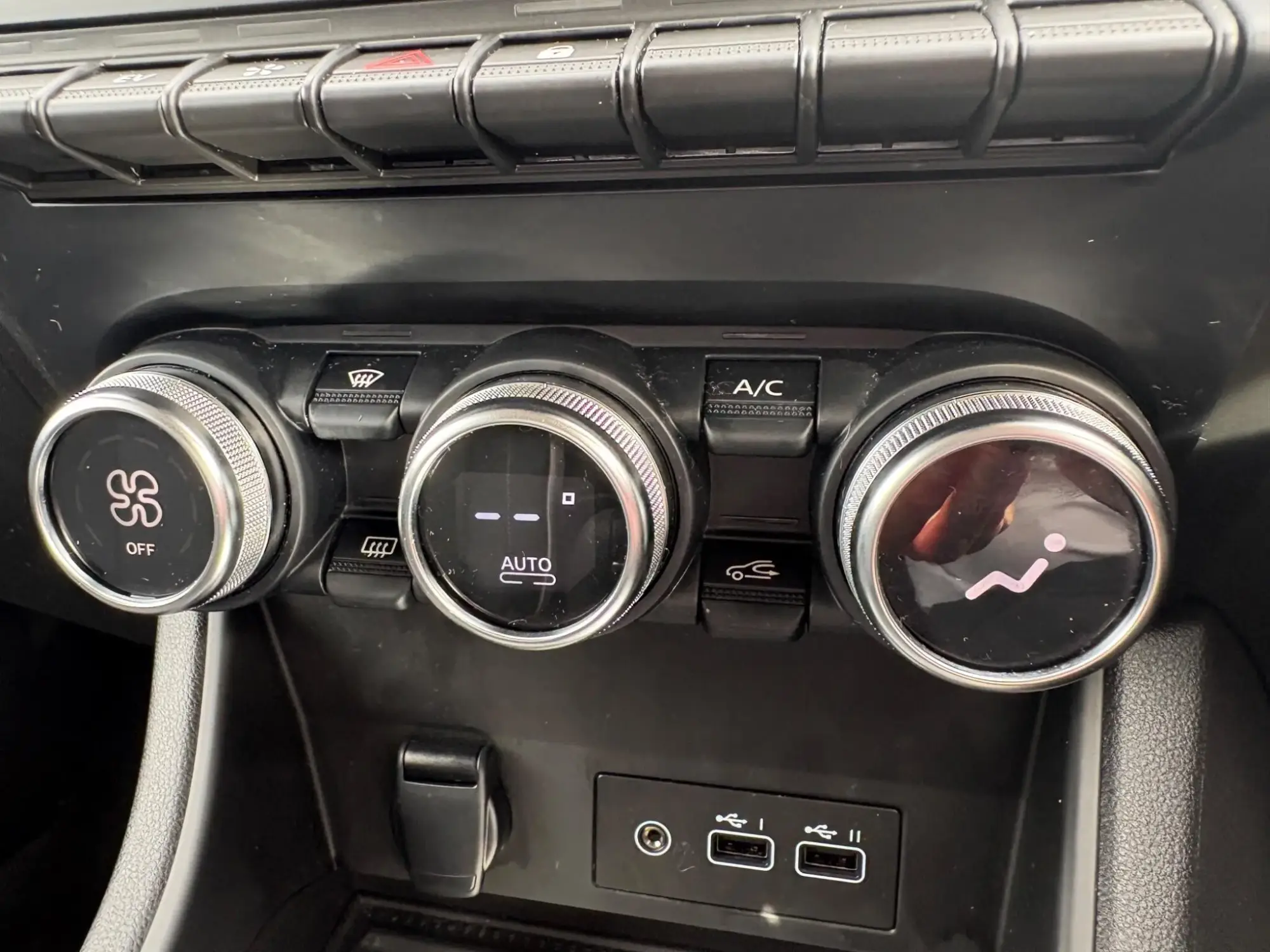 Renault Captur E-Tech Image 10 Renault Captur E-Tech Image 10