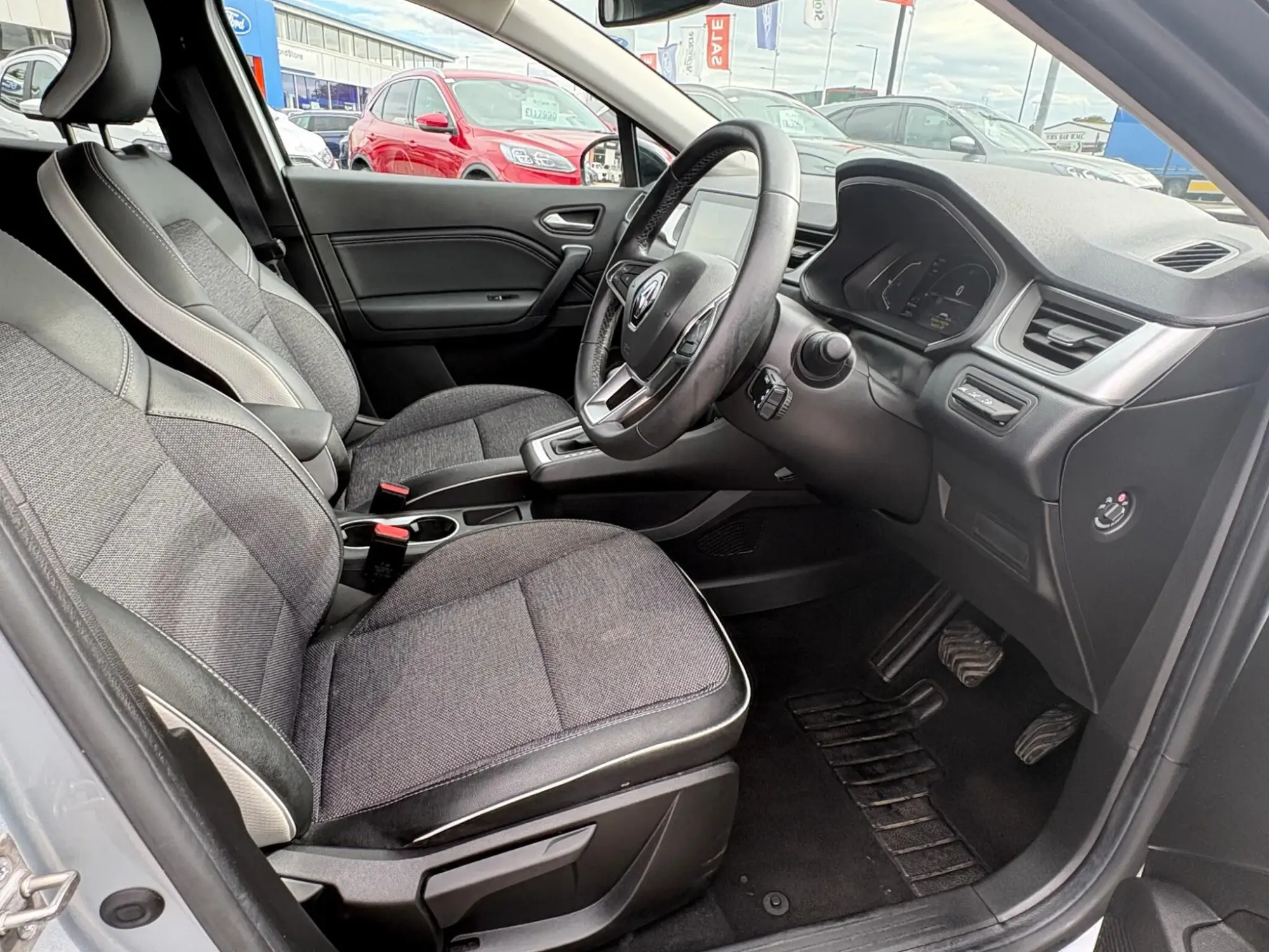 Renault Captur E-Tech Image 11 Renault Captur E-Tech Image 11