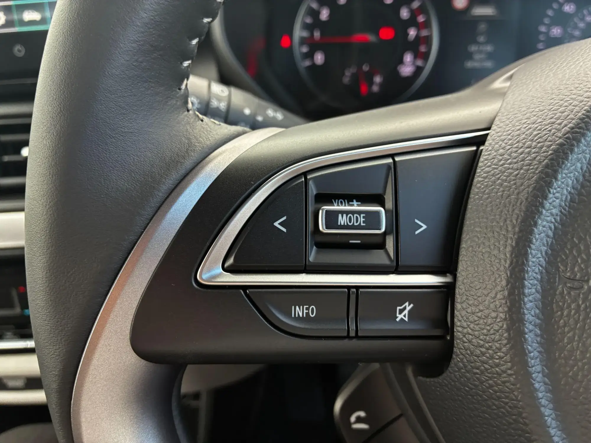 Suzuki Swift Image 12 Suzuki Swift Image 12