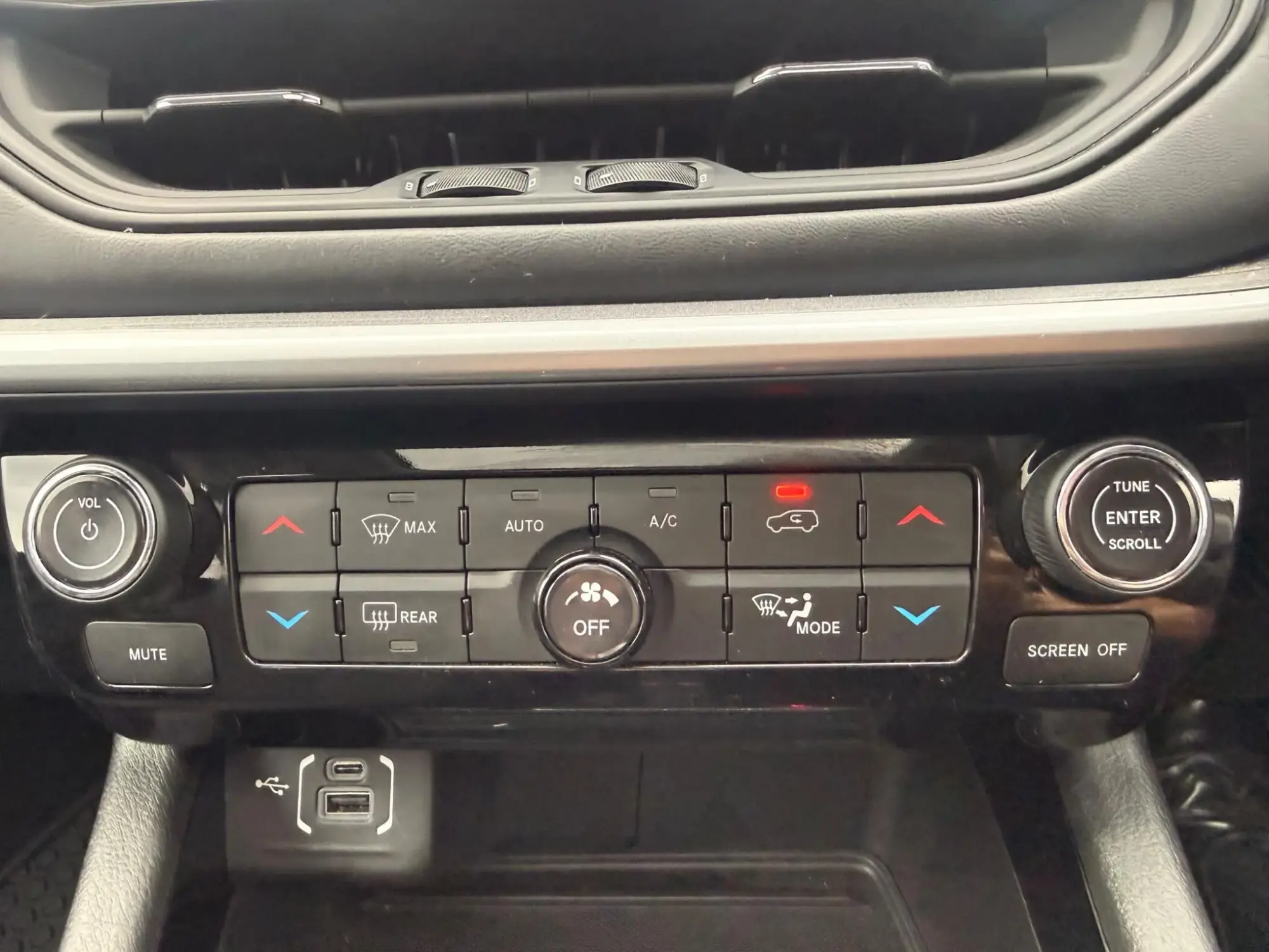 Jeep Compass e-Hybrid Image 10 Jeep Compass e-Hybrid Image 10