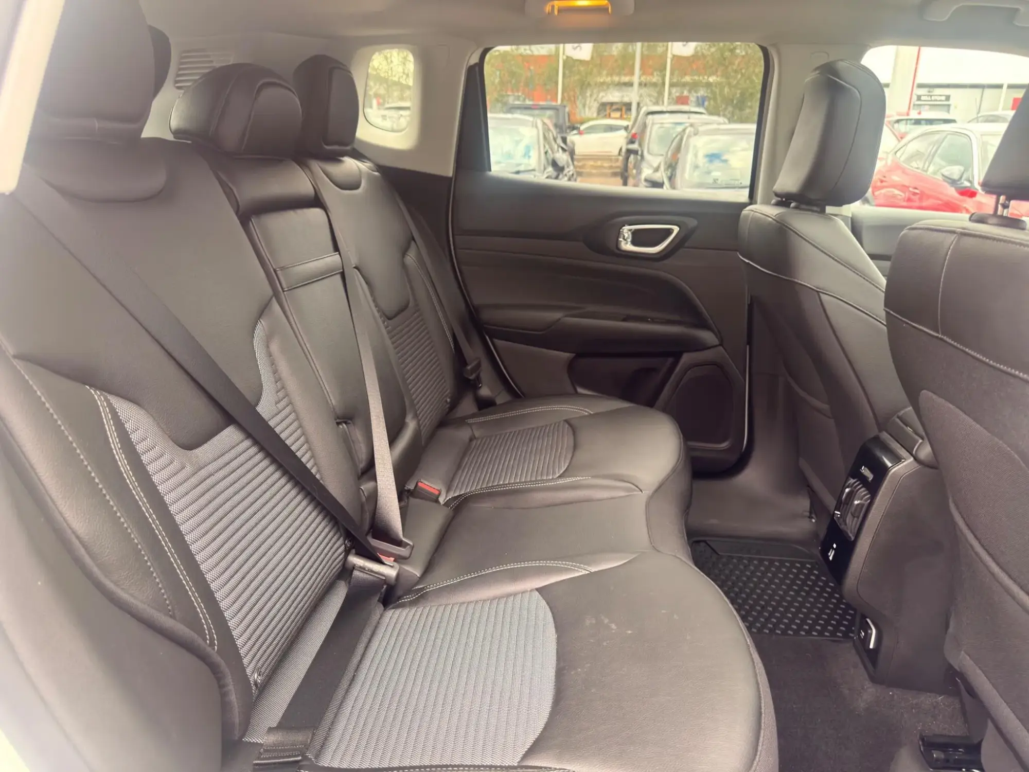Jeep Compass e-Hybrid Image 14 Jeep Compass e-Hybrid Image 14