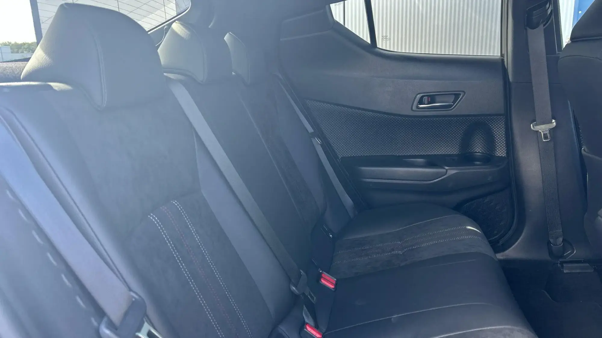 Toyota C-HR Hybrid Image 16