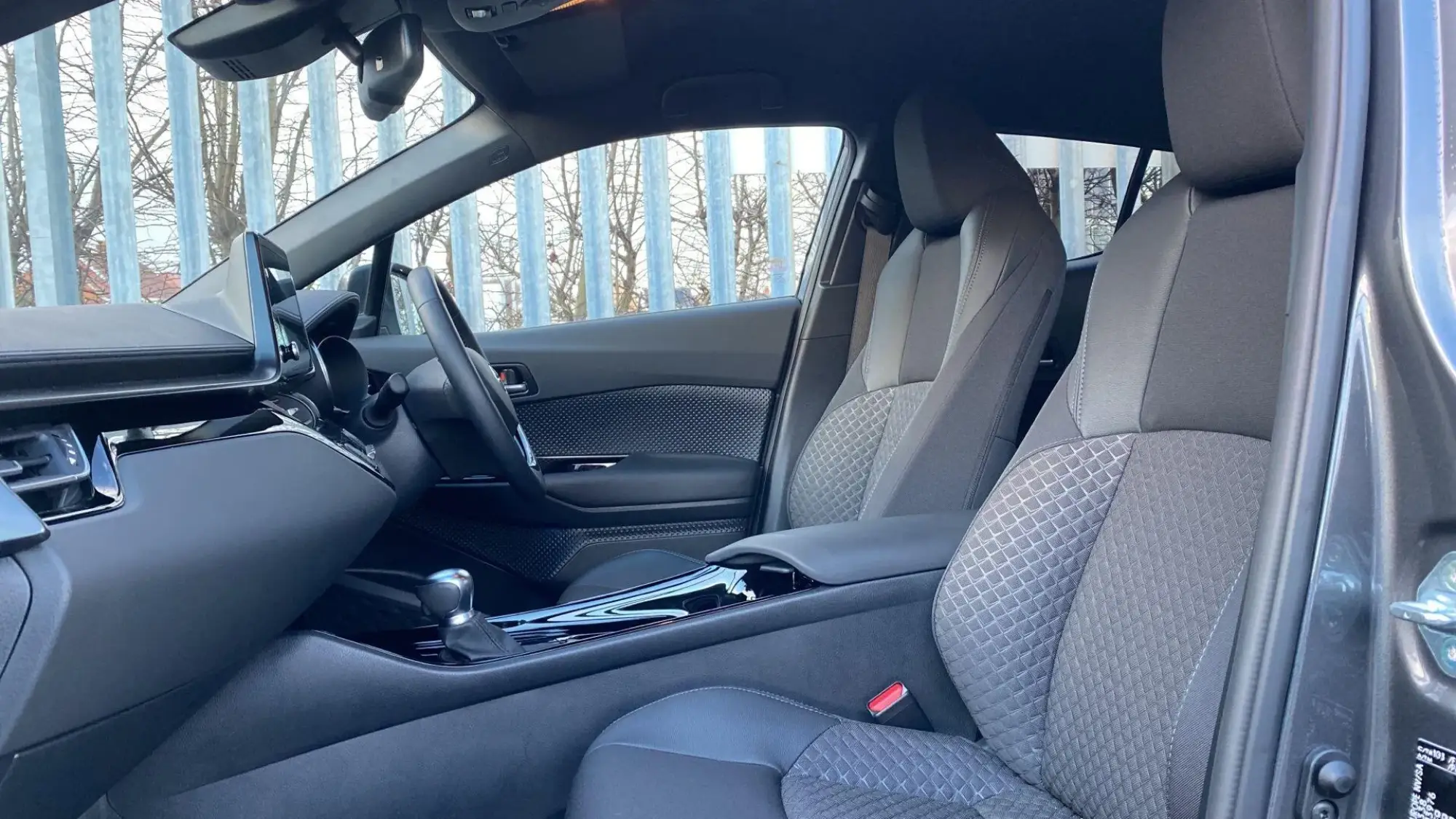 Toyota C-HR Self-Charging Hybrid Image 13 Toyota C-HR Self-Charging Hybrid Image 13