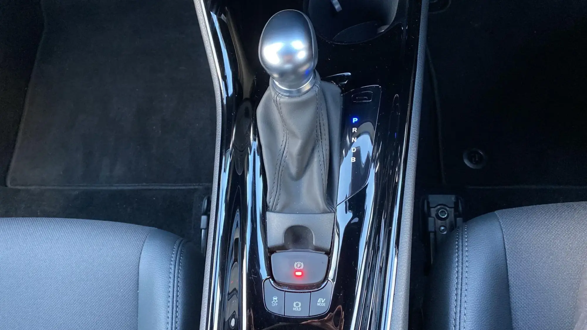 Toyota C-HR Self-Charging Hybrid Image 30 Toyota C-HR Self-Charging Hybrid Image 30