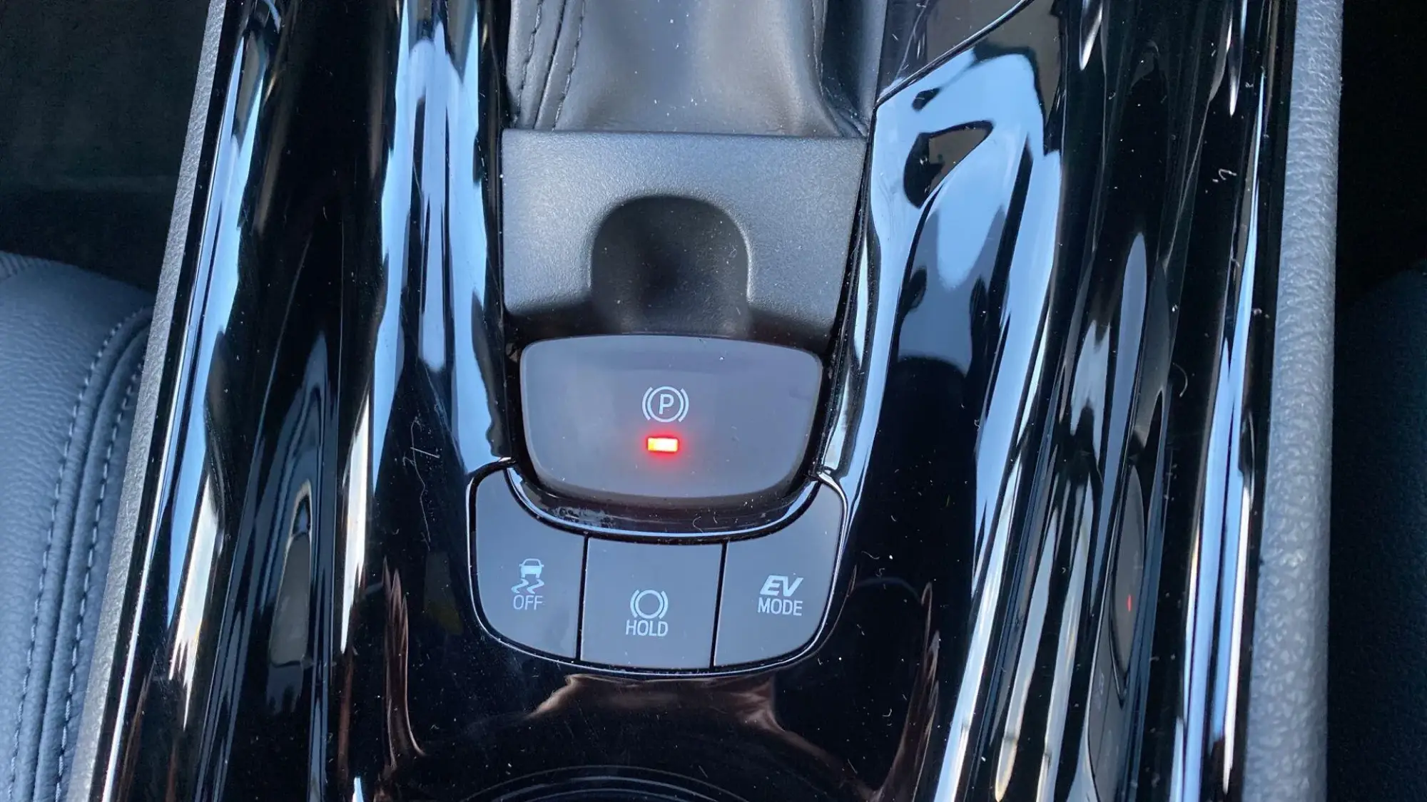 Toyota C-HR Self-Charging Hybrid Image 31 Toyota C-HR Self-Charging Hybrid Image 31
