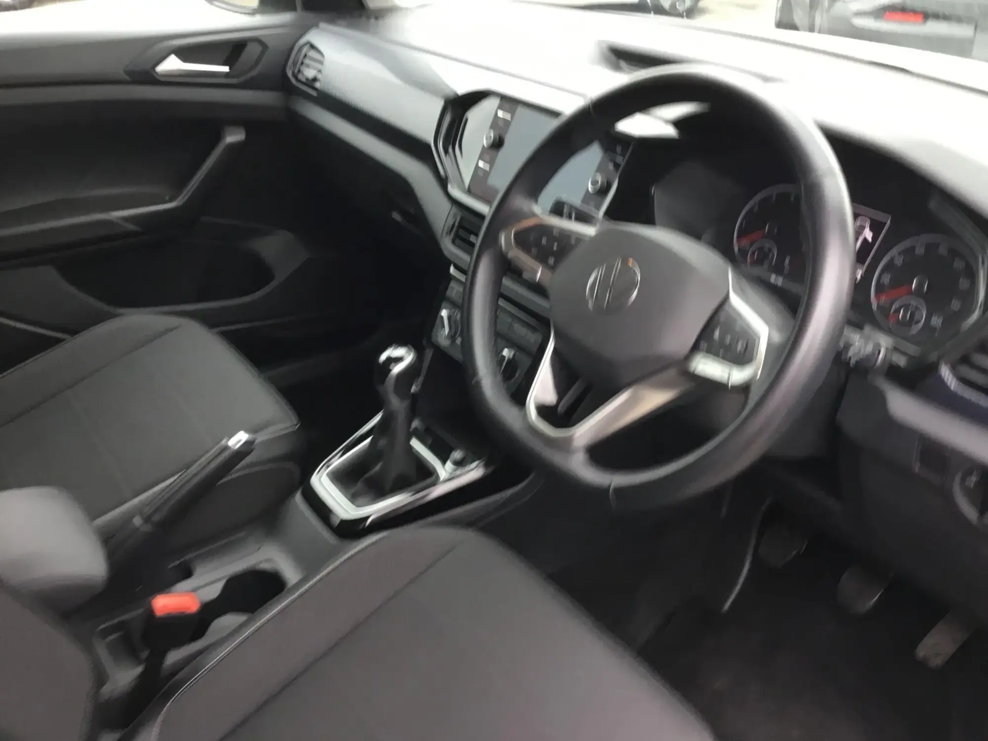 Volkswagen T-Cross Image 12