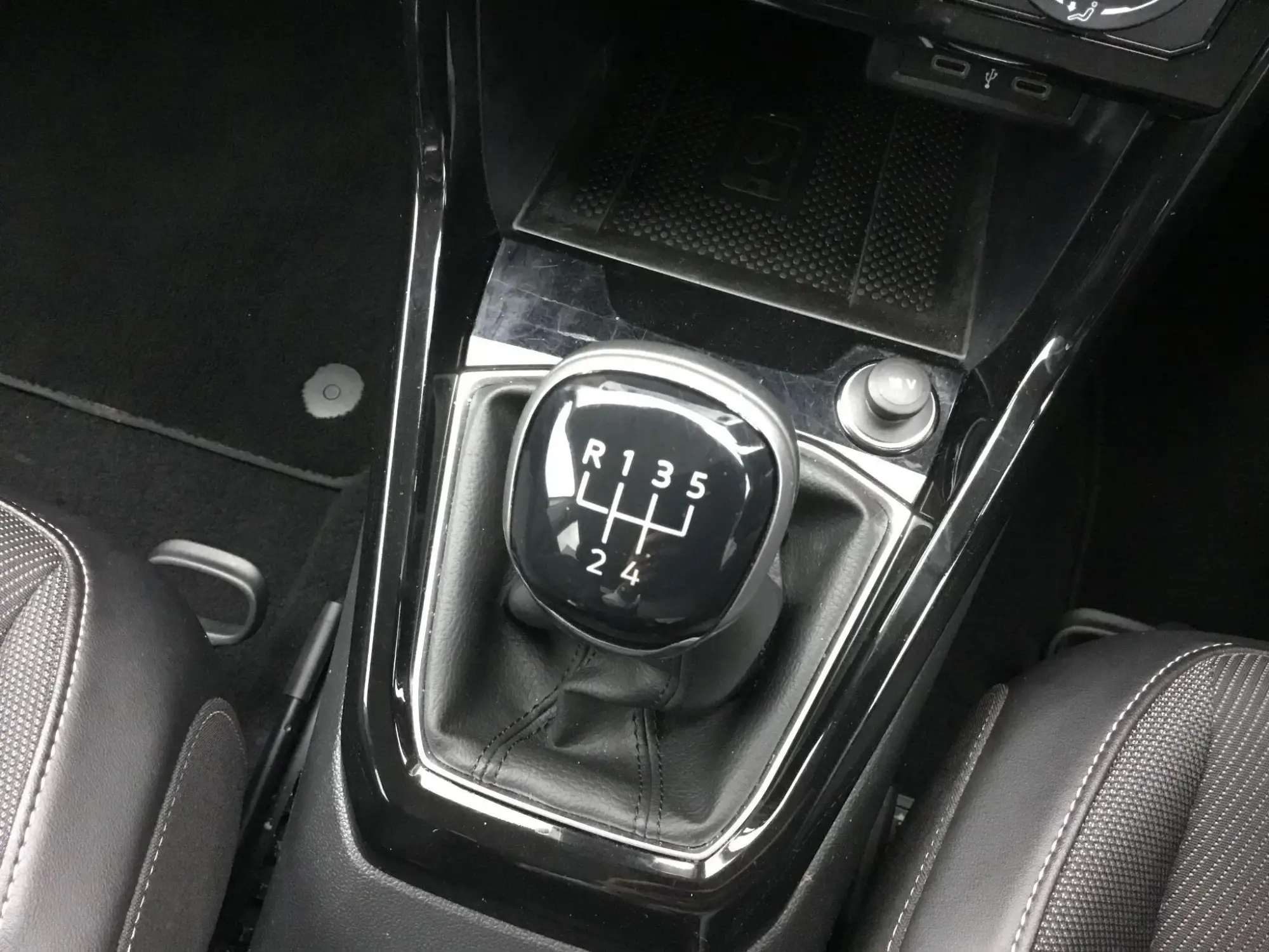 Volkswagen T-Cross Image 18