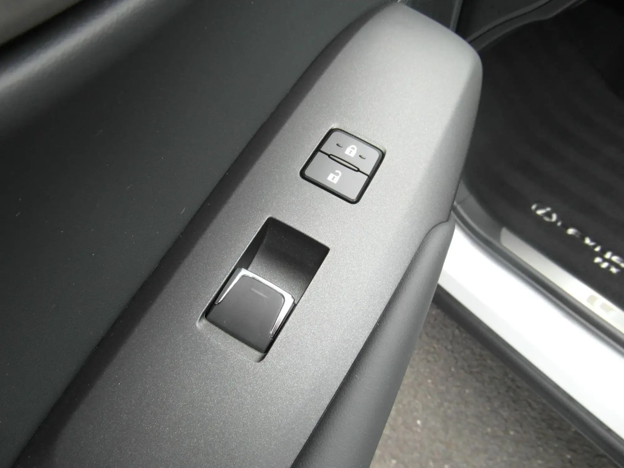 Lexus NX Self-Charging Hybrid Image 12 Lexus NX Self-Charging Hybrid Image 12