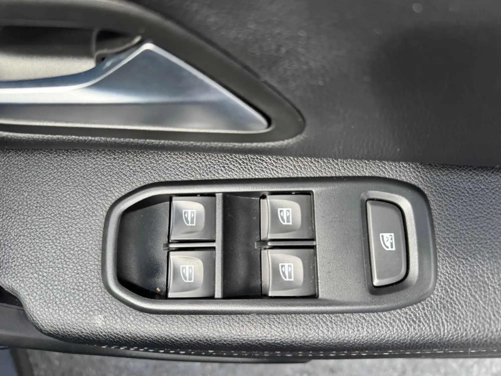 Dacia Duster Image 14 Dacia Duster Image 14