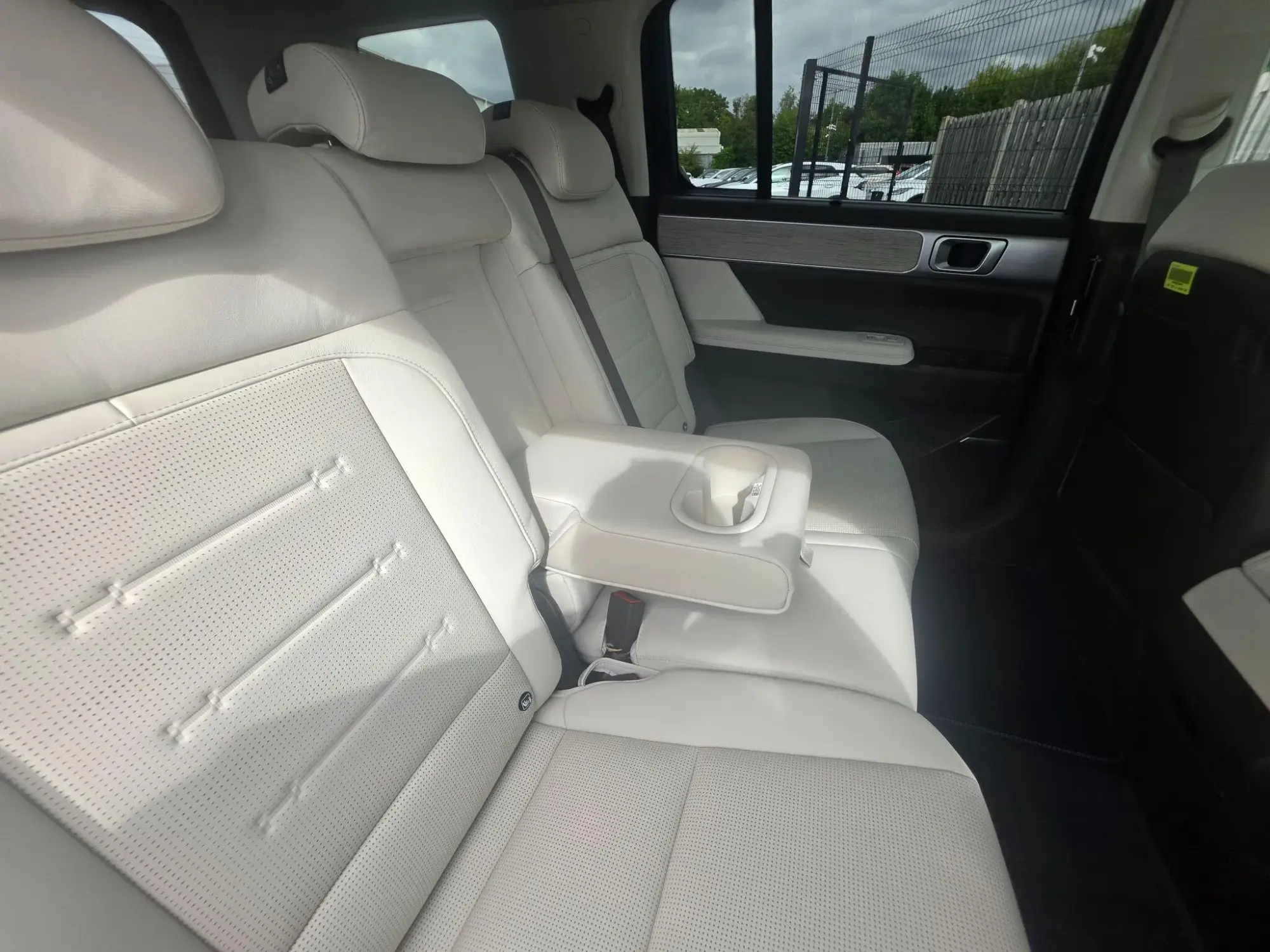 Hyundai SANTA FE Plug-in Hybrid Image 11