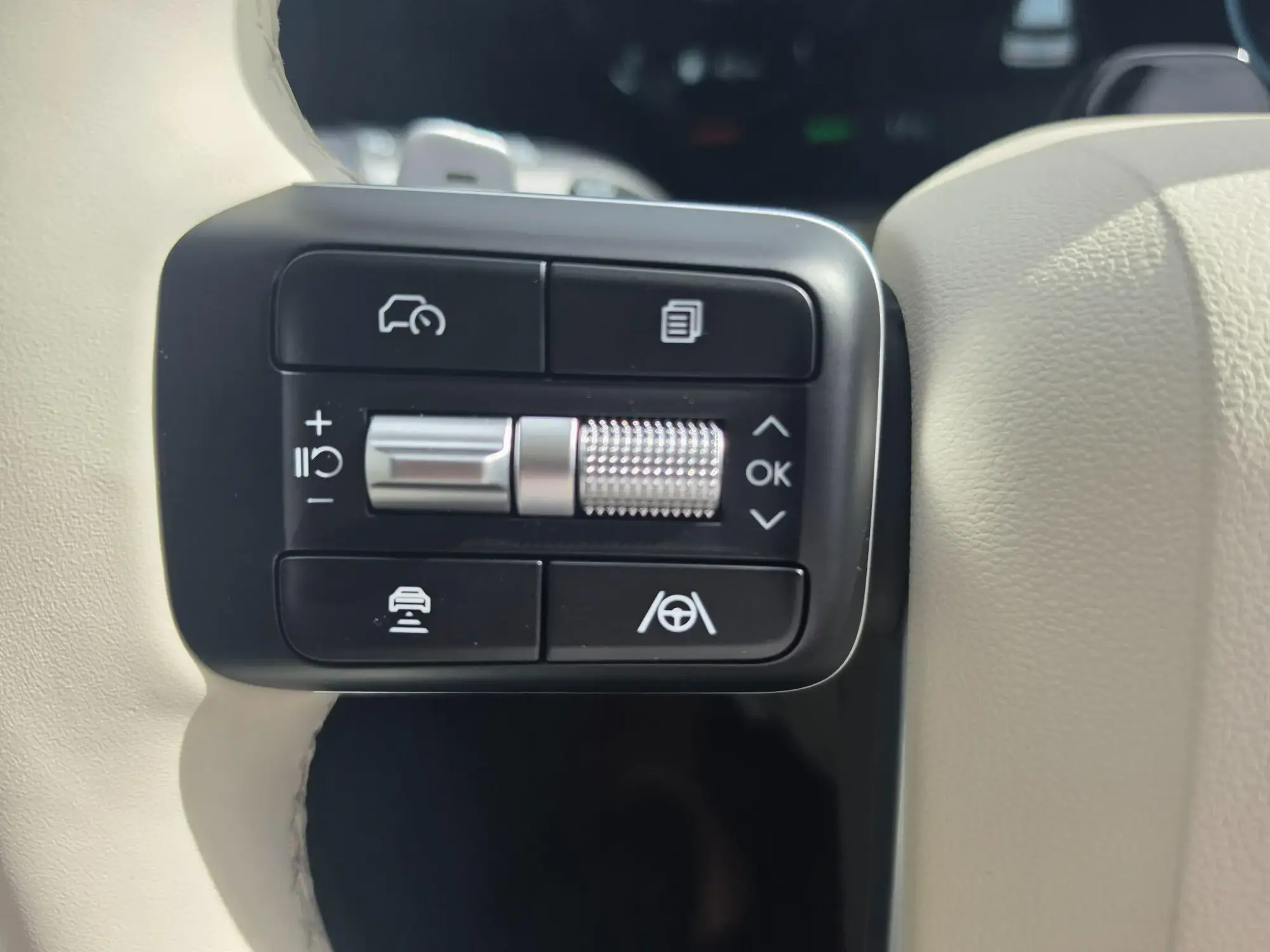 Hyundai SANTA FE Plug-in Hybrid Image 14