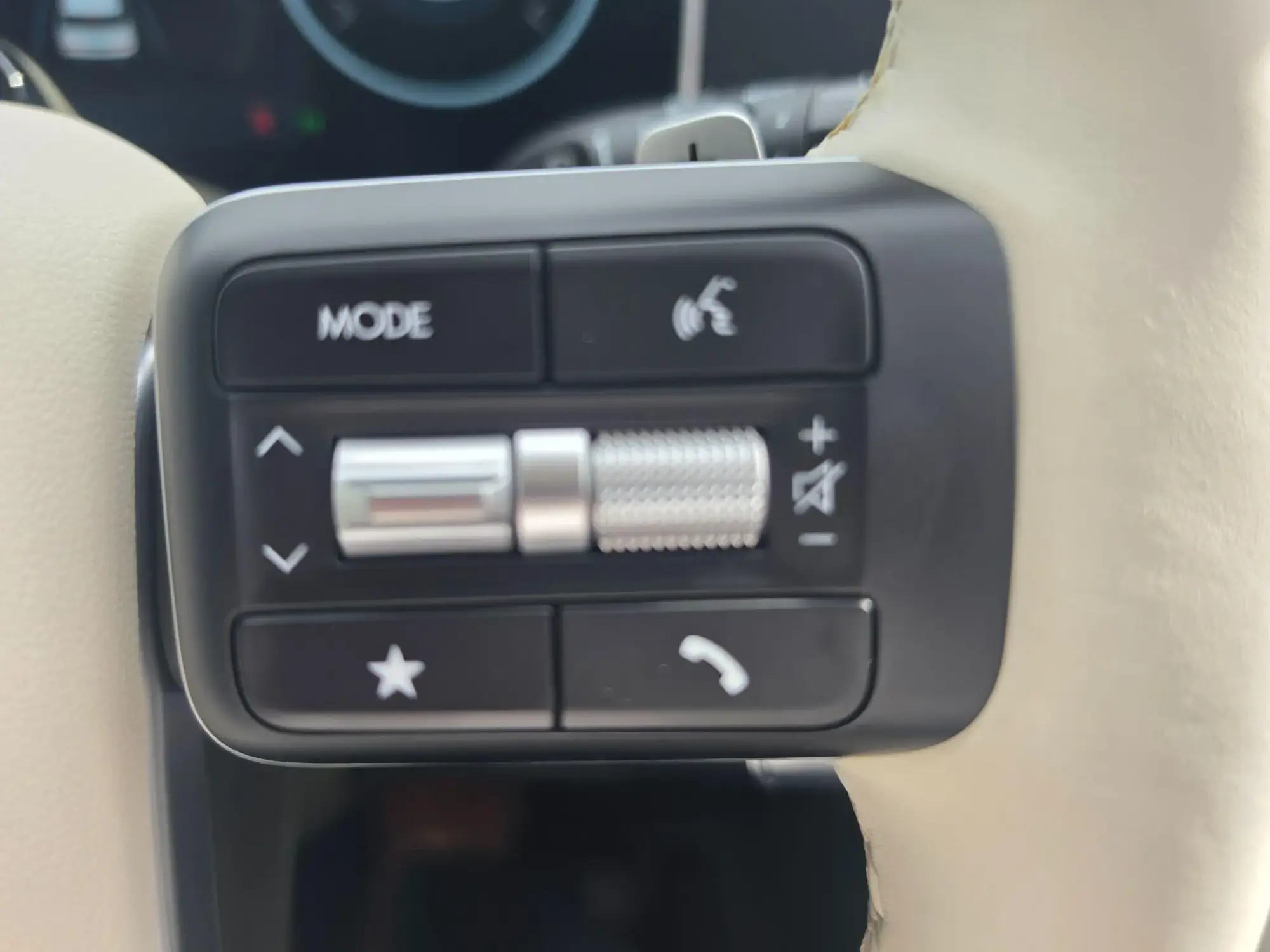 Hyundai SANTA FE Plug-in Hybrid Image 15