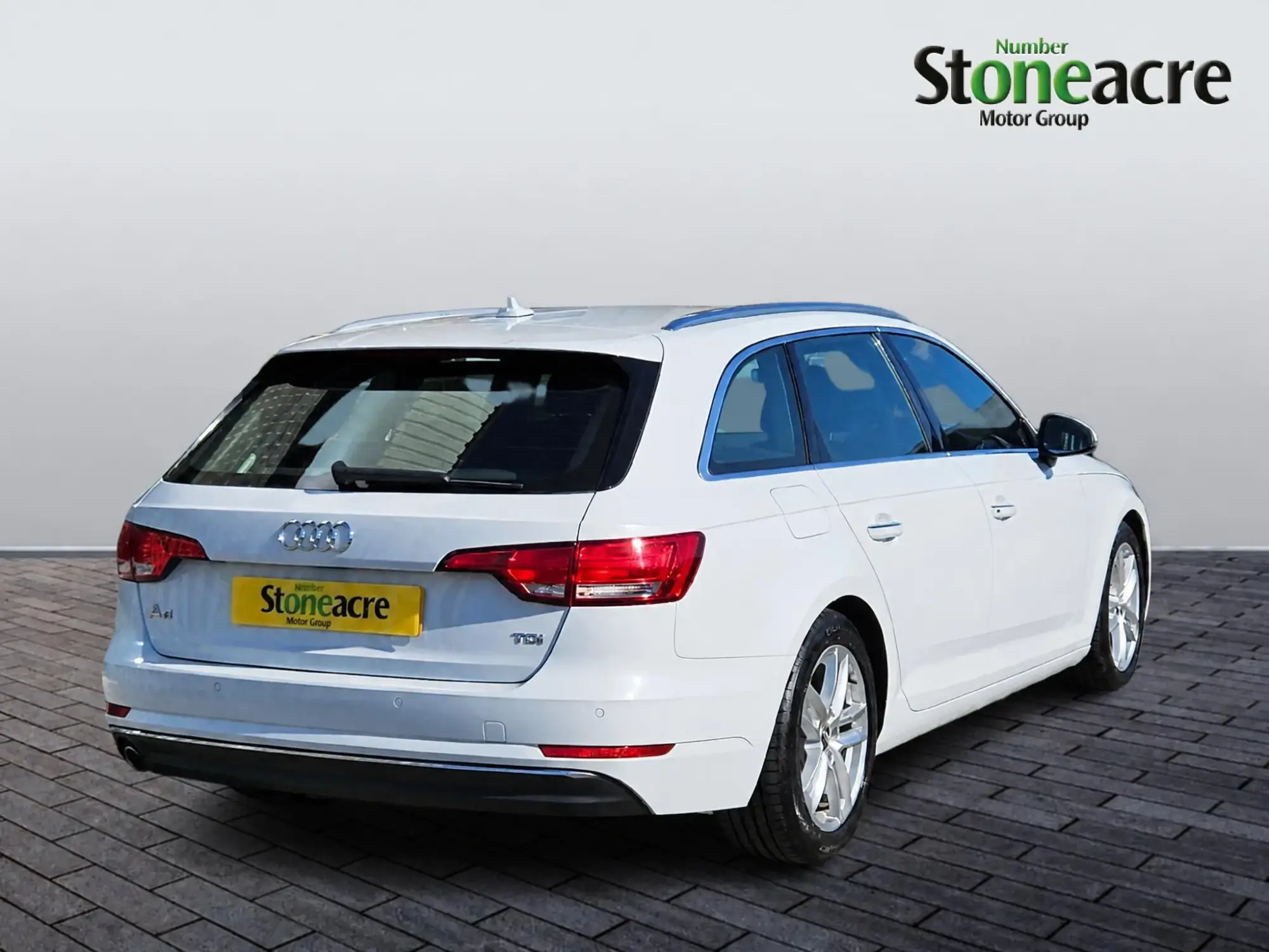 Audi A4 Avant 2.0 TDI ultra SE S Tronic Euro 6 (s/s) 5dr KR16NJX Image 3 Audi A4 Avant 2.0 TDI ultra SE S Tronic Euro 6 (s/s) 5dr KR16NJX Image 3
