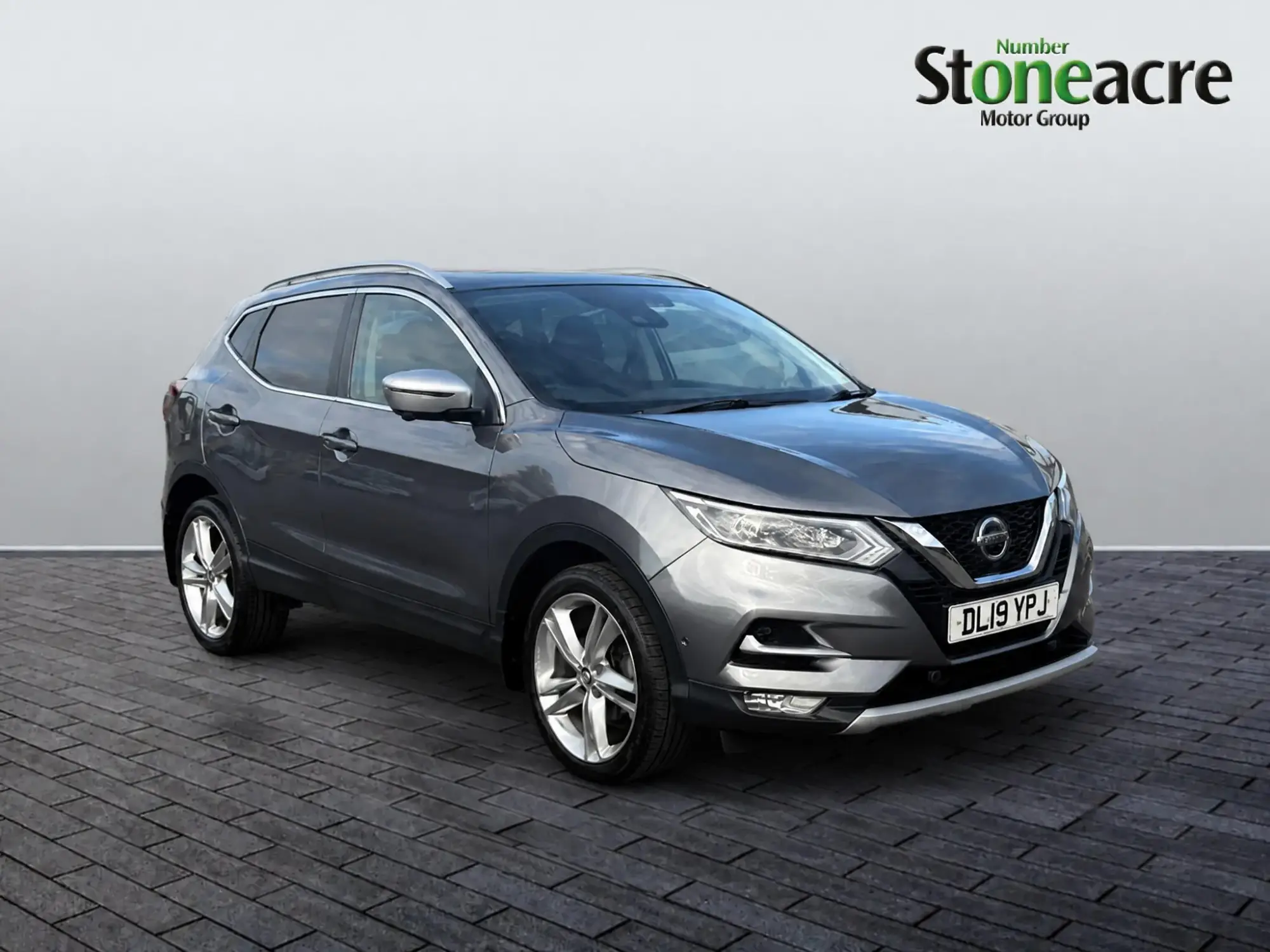 Nissan Qashqai 1.3 DIG-T N-Motion SUV 5dr Petrol Manual Euro 6 (s/s) (140 ps) DL19YPJ Image 1 Nissan Qashqai 1.3 DIG-T N-Motion SUV 5dr Petrol Manual Euro 6 (s/s) (140 ps) DL19YPJ Image 1
