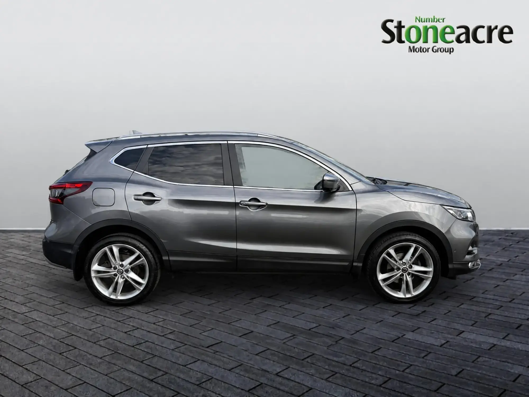 Nissan Qashqai 1.3 DIG-T N-Motion SUV 5dr Petrol Manual Euro 6 (s/s) (140 ps) DL19YPJ Image 2 Nissan Qashqai 1.3 DIG-T N-Motion SUV 5dr Petrol Manual Euro 6 (s/s) (140 ps) DL19YPJ Image 2
