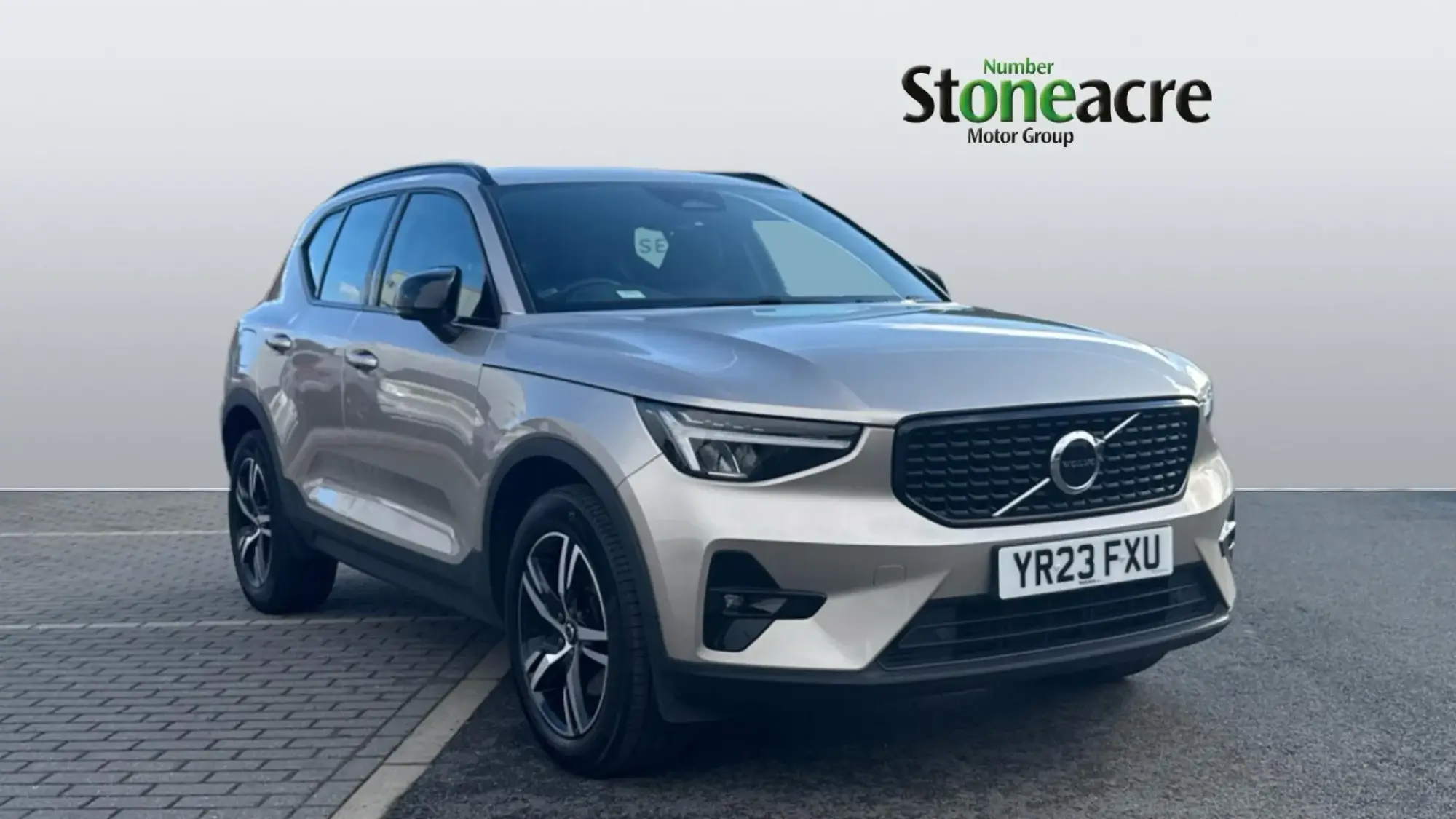 Volvo XC40 2.0 B3P Plus Dark 5dr Auto YR23FXU Image 1 Volvo XC40 2.0 B3P Plus Dark 5dr Auto YR23FXU Image 1