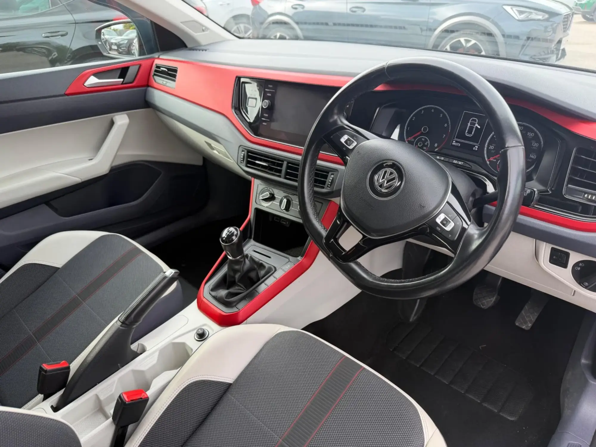 Volkswagen Polo Image 10 Volkswagen Polo Image 10