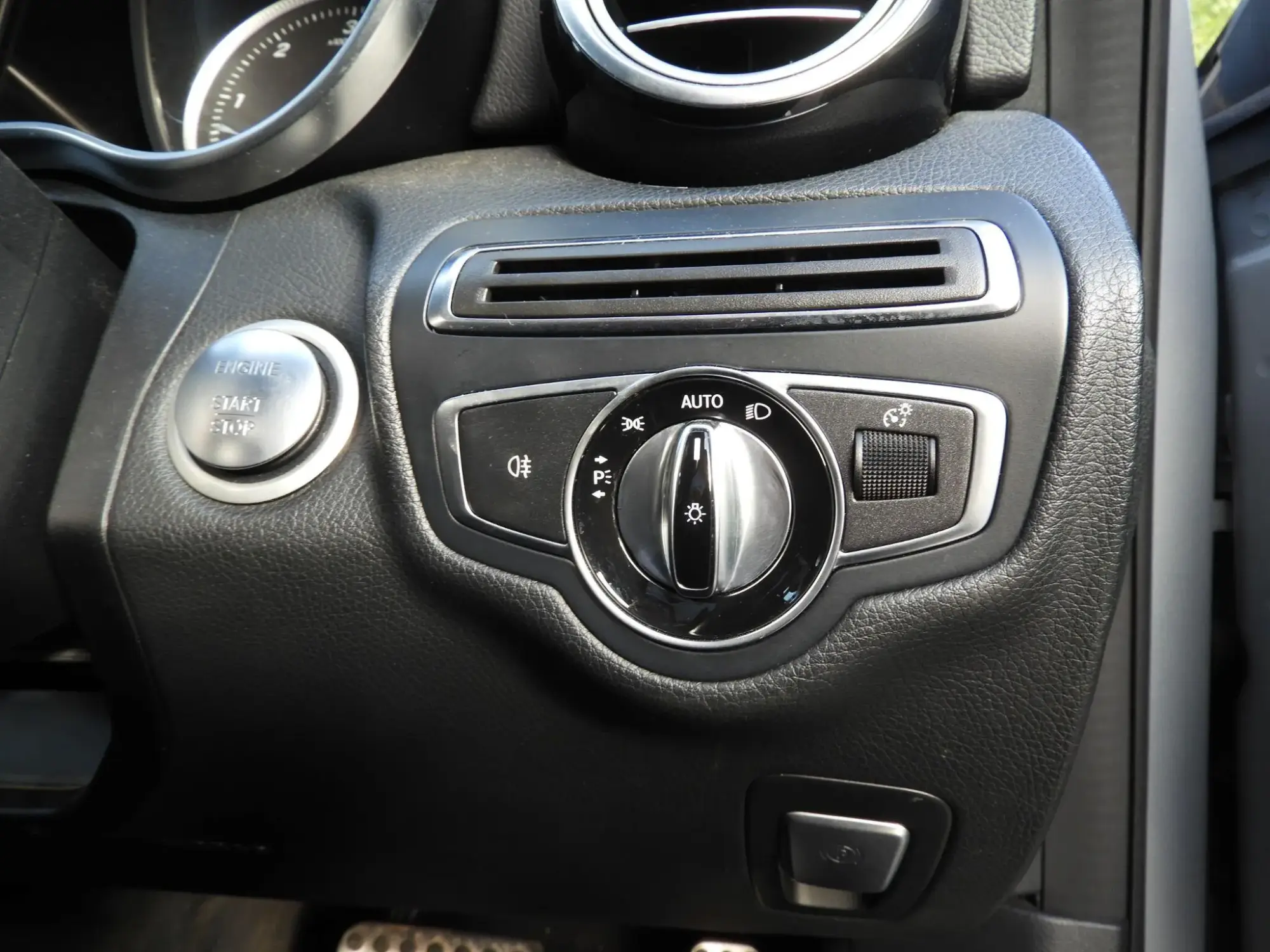 Mercedes-Benz C-Class Image 15 Mercedes-Benz C-Class Image 15