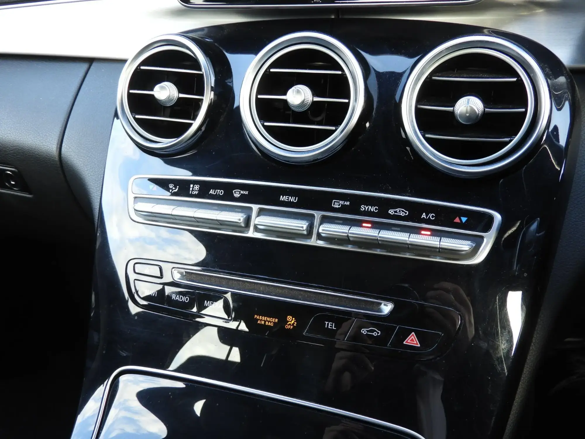 Mercedes-Benz C-Class Image 32 Mercedes-Benz C-Class Image 32