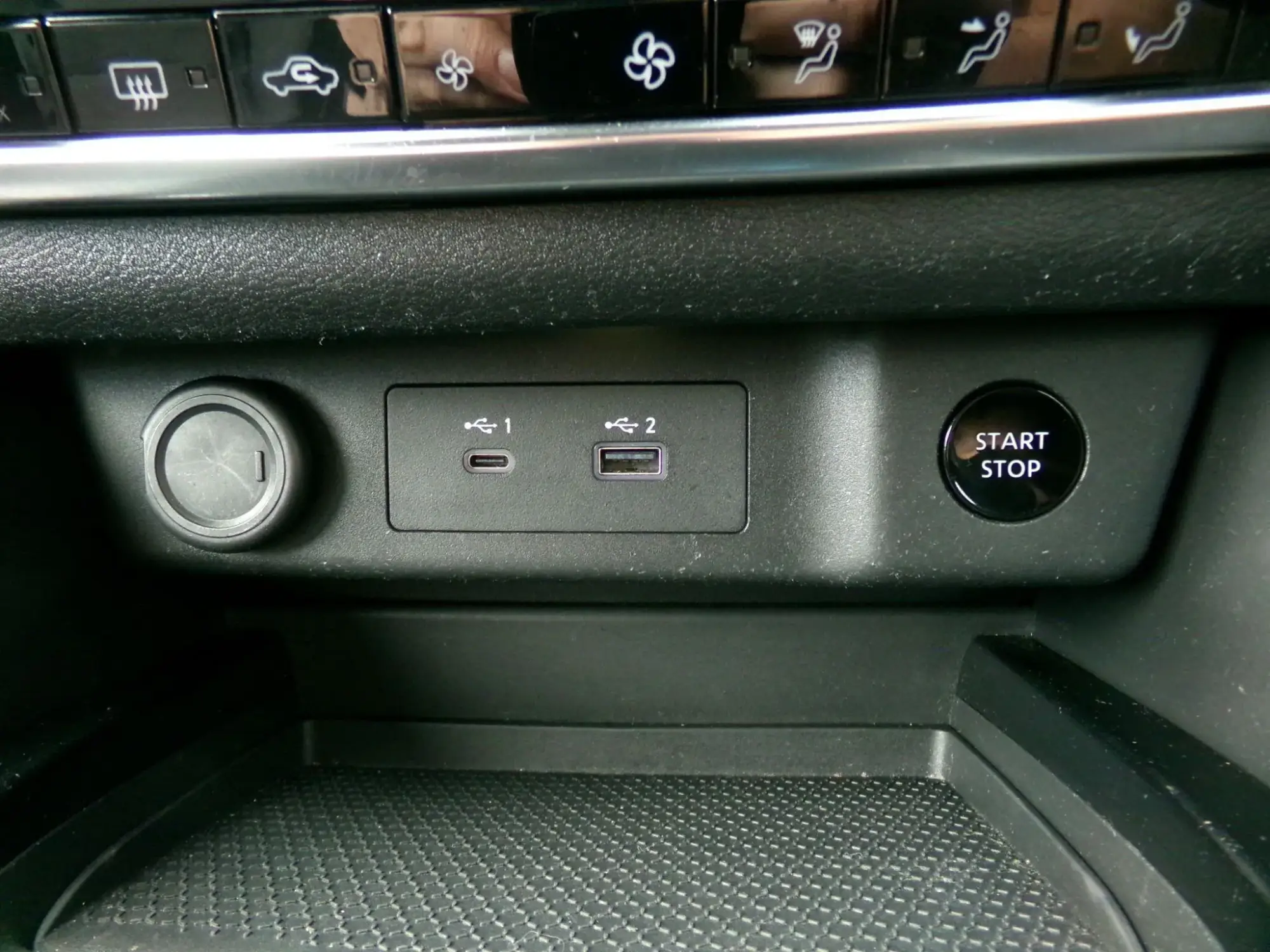 Nissan X-Trail e-POWER Image 17 Nissan X-Trail e-POWER Image 17