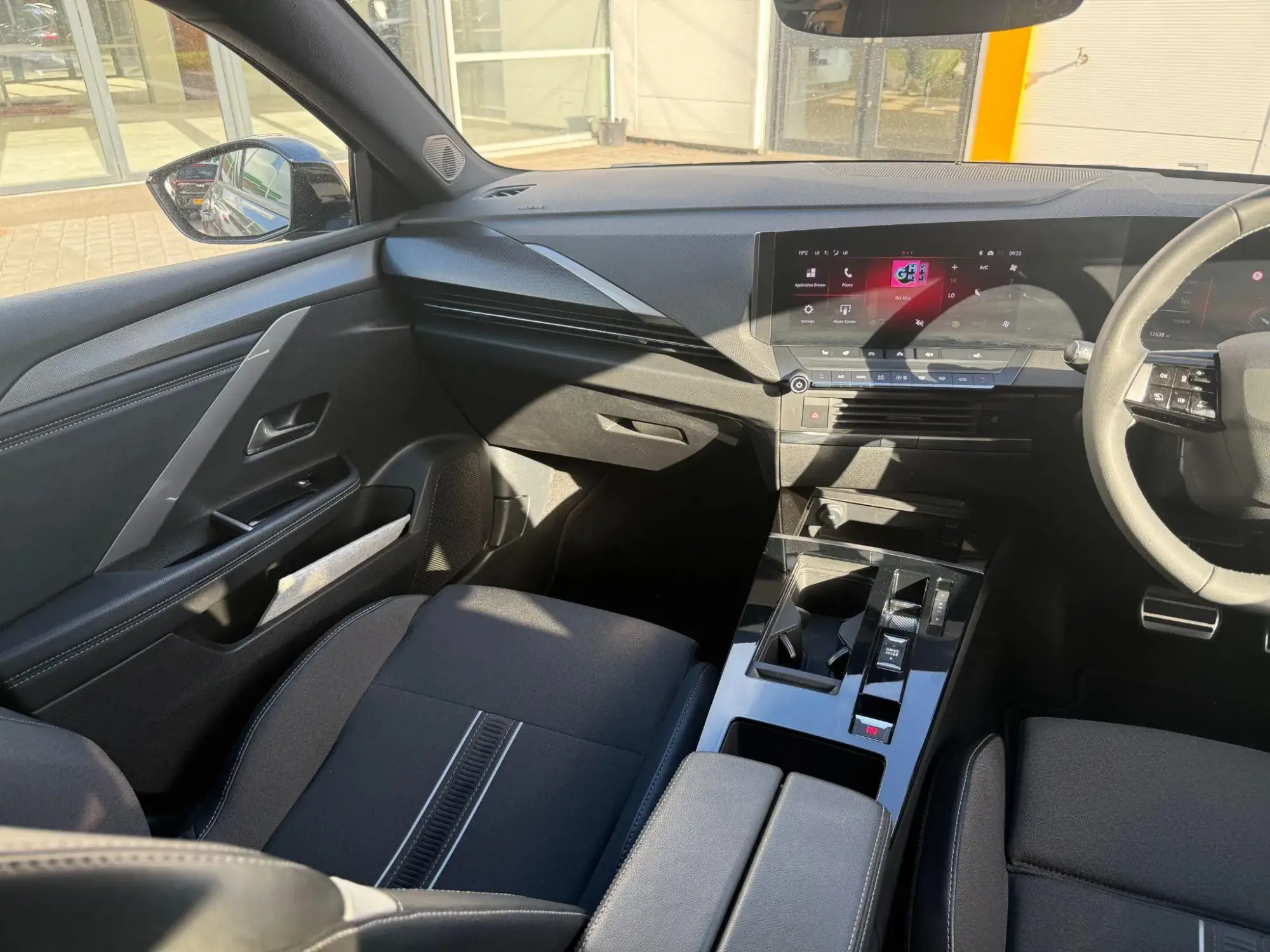 Vauxhall Astra Electric Image 15